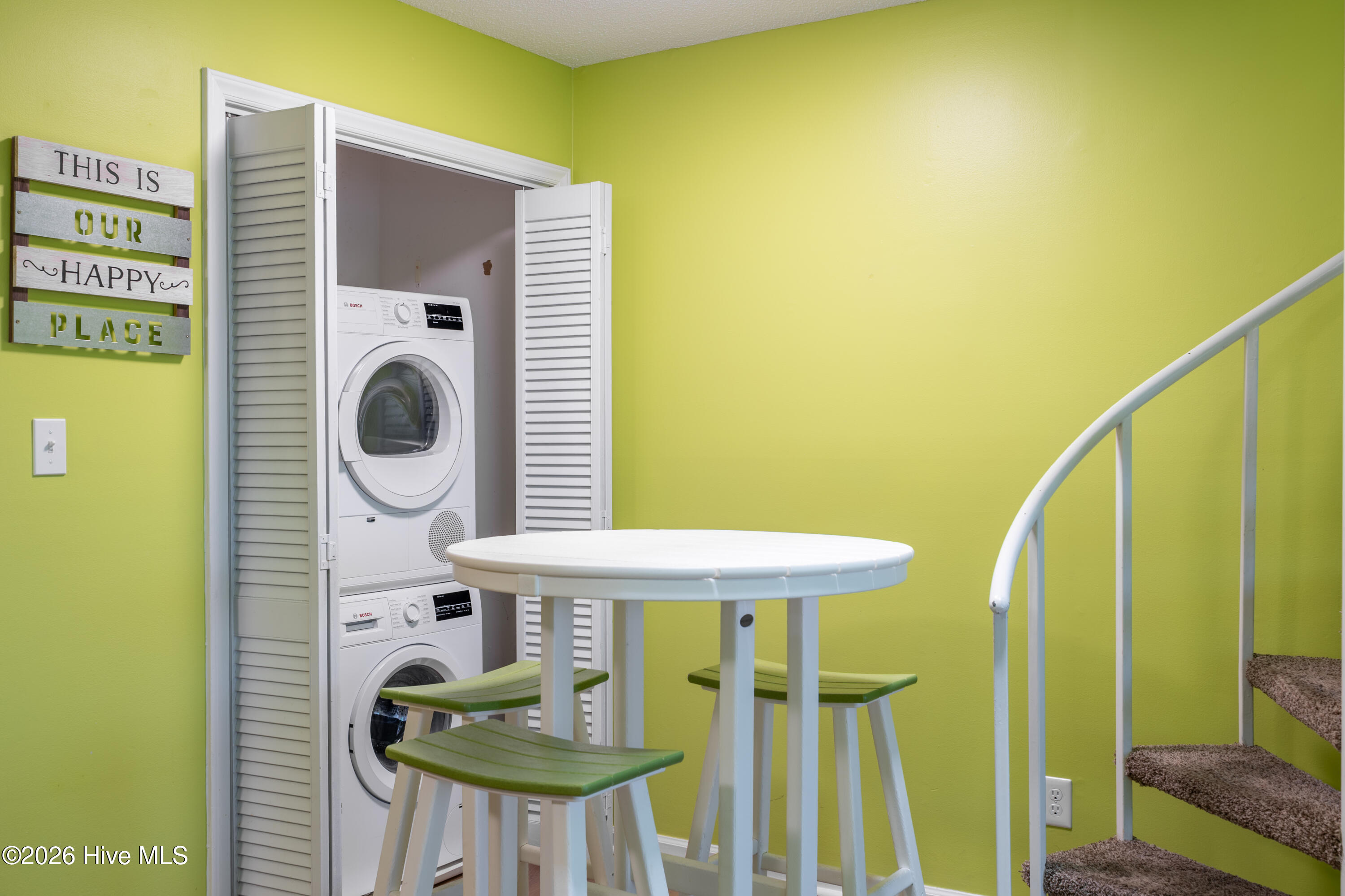 100550308 | Photo 24