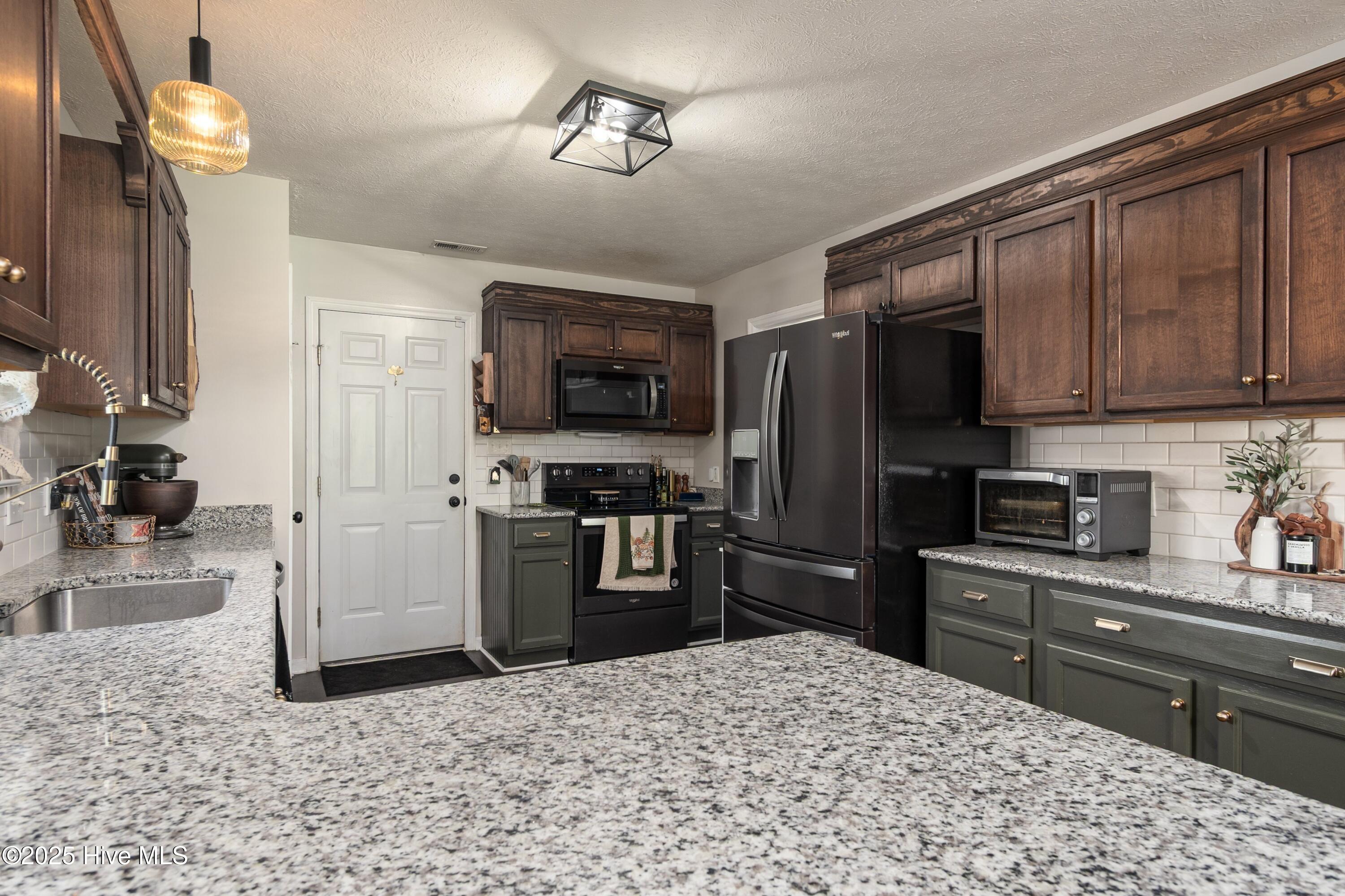 111 Camellia Creek Drive, Richlands, NC 28574 – photo 22: 023-111 Camellia Creek-23