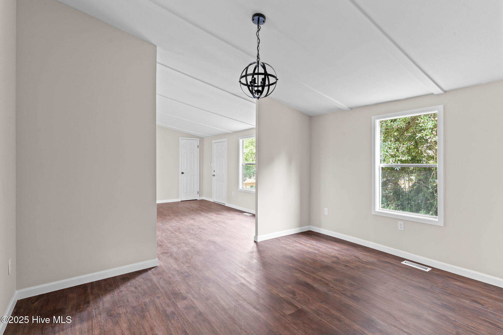 100514432 | Photo 26