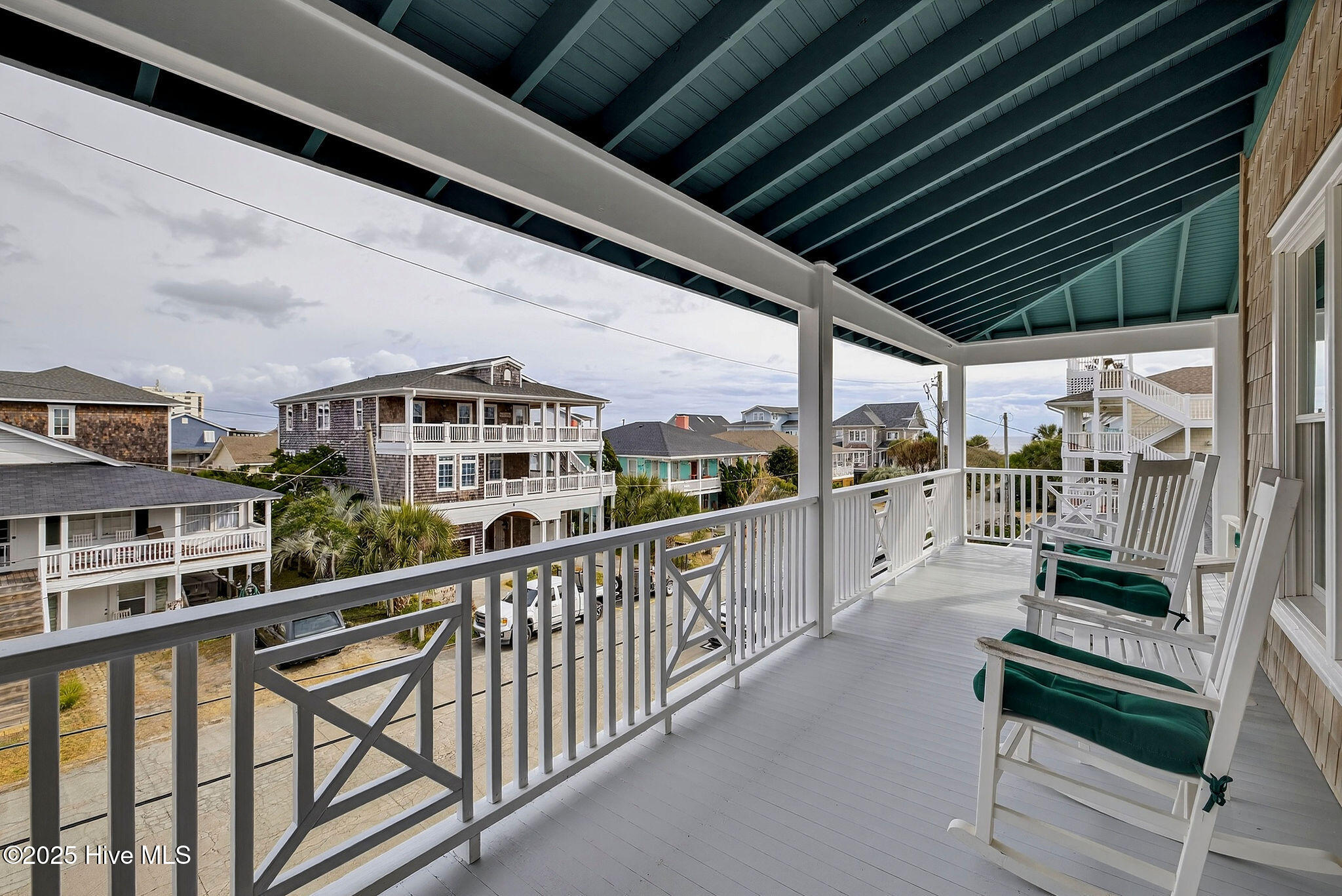 100546146 | Photo 12