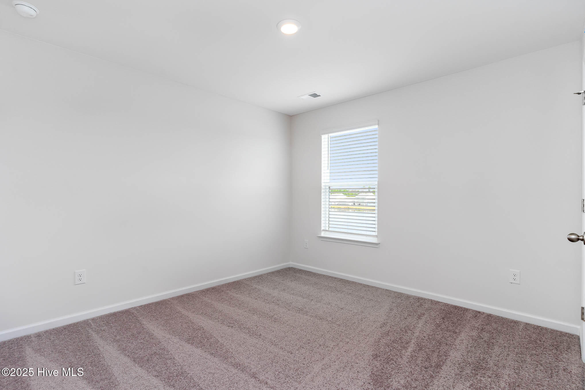 100550213 | Photo 29