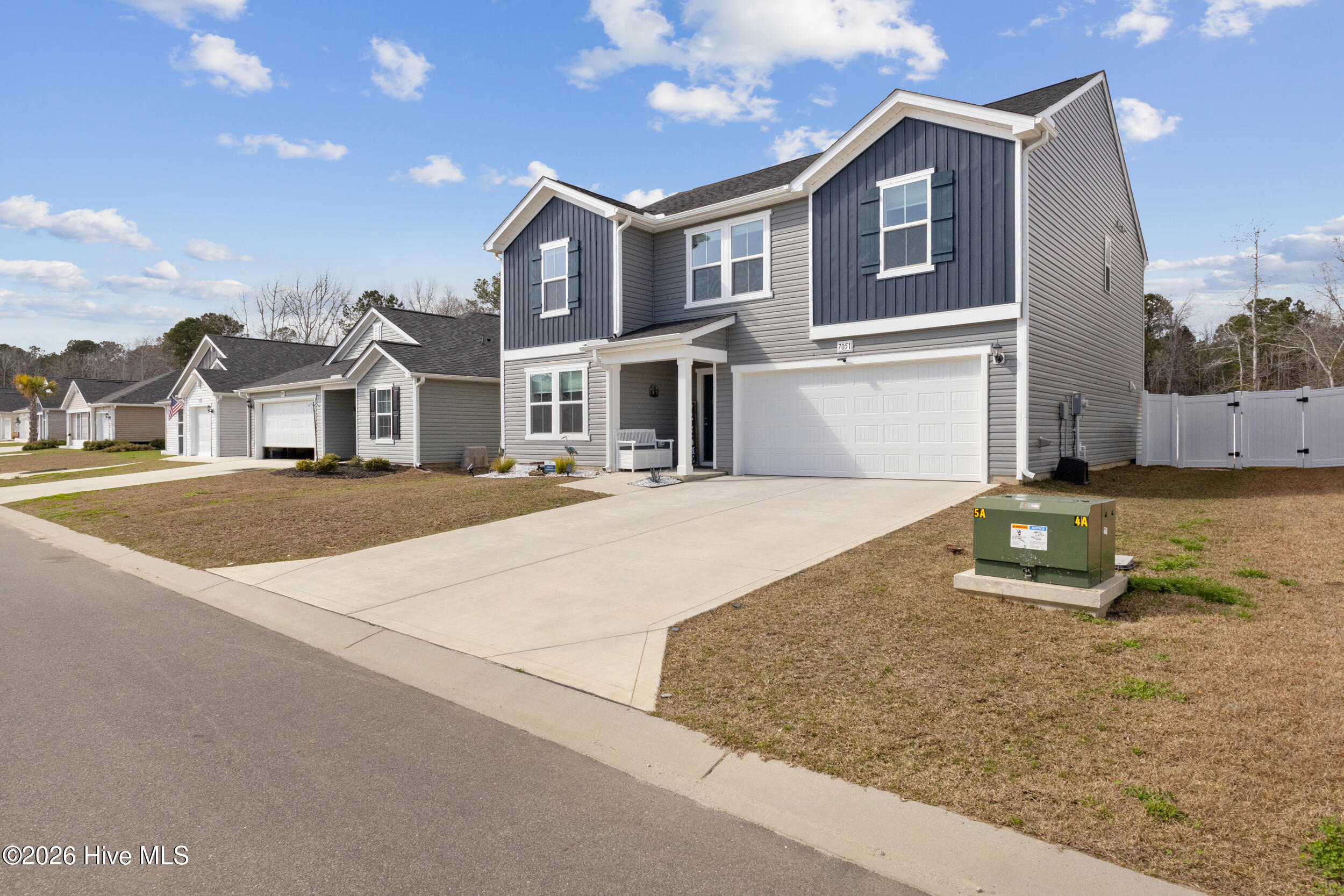 100558128 | Photo 42