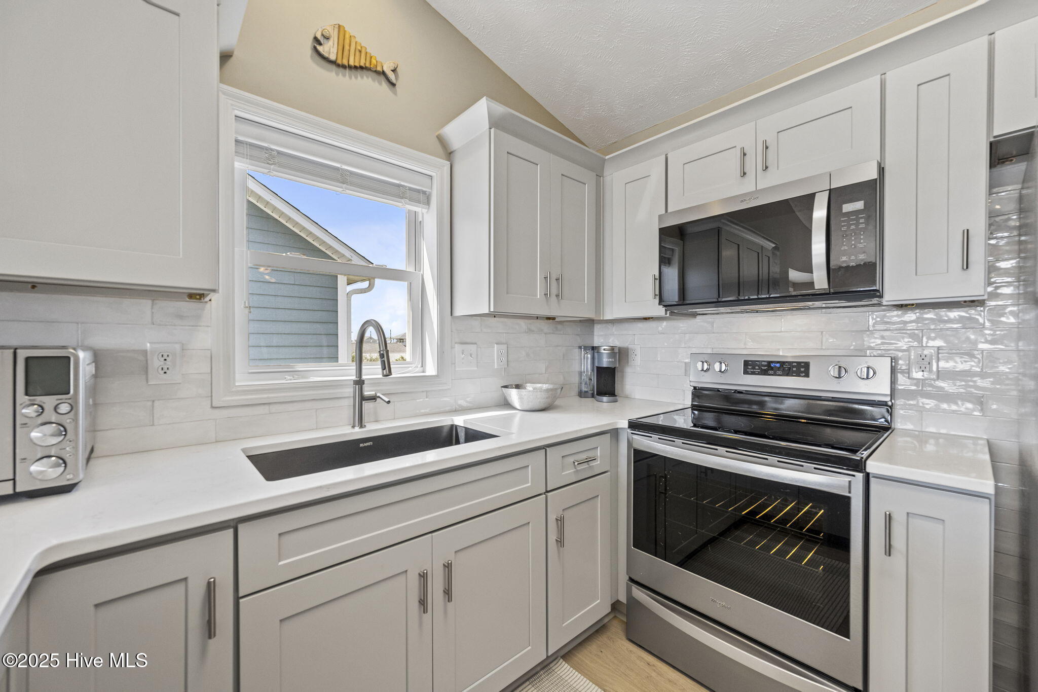 1417 N Topsail Drive, Surf City, NC 28445 – photo 14: 34-web-or-mls-_RAD6456