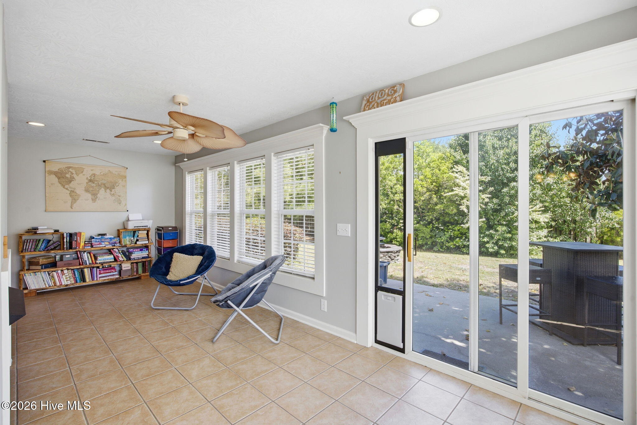 100567887 | Photo 16