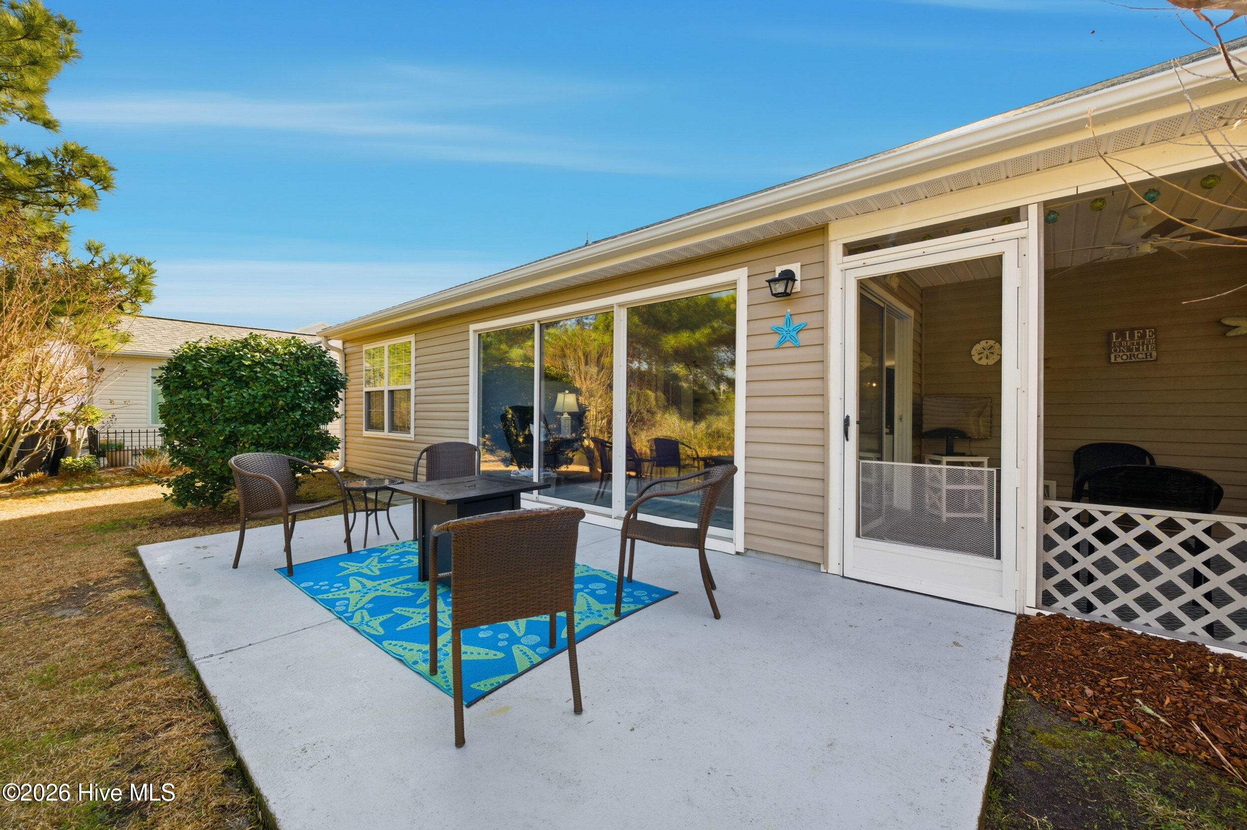 100548678 | Photo 28