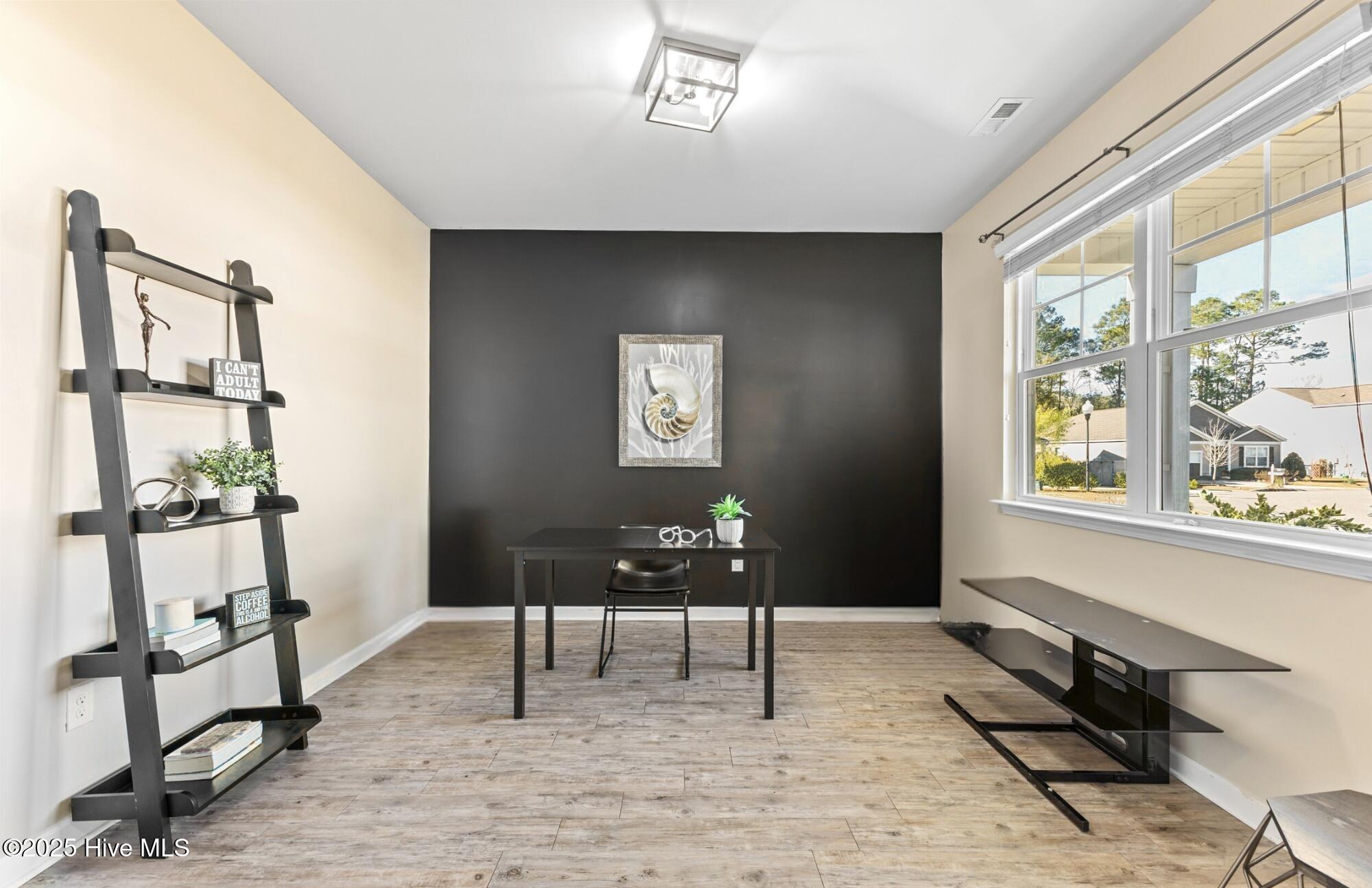 100545034 | Photo 15