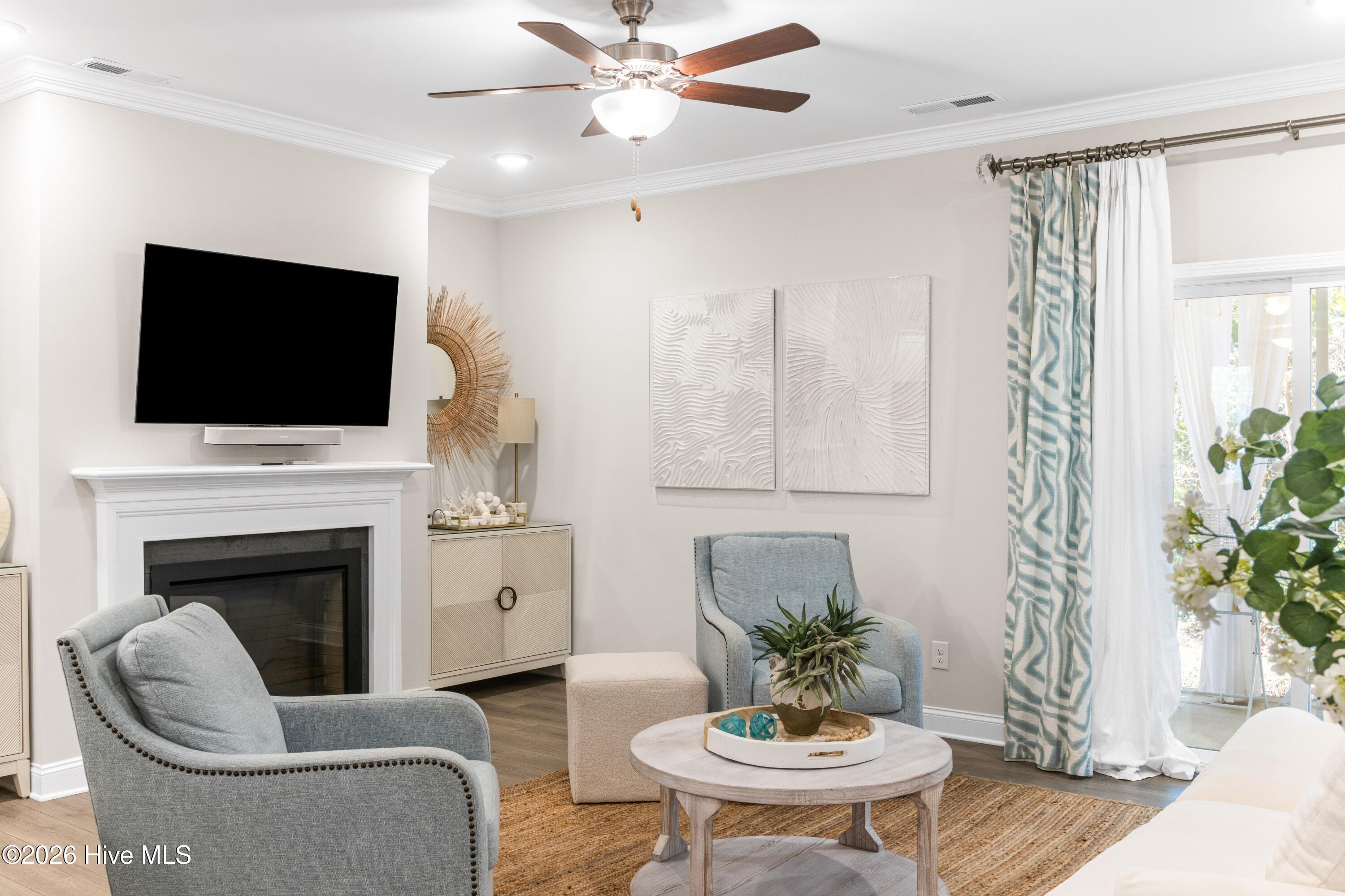 100561079 | Photo 16