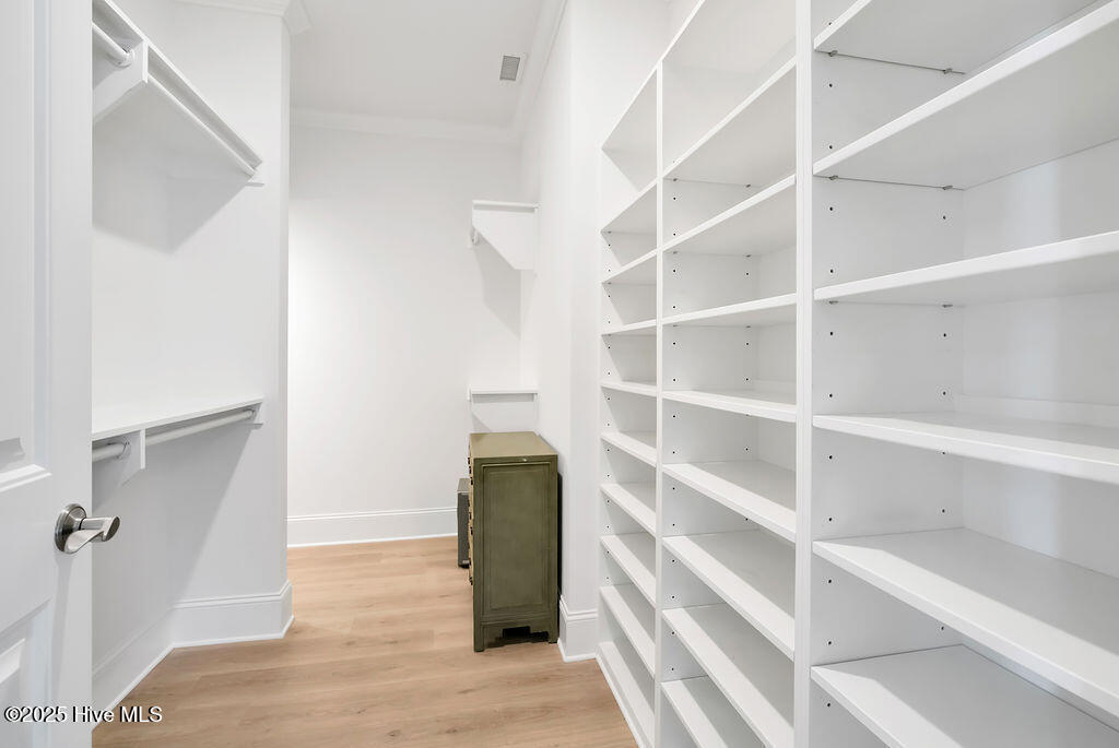 100537536 | Photo 12