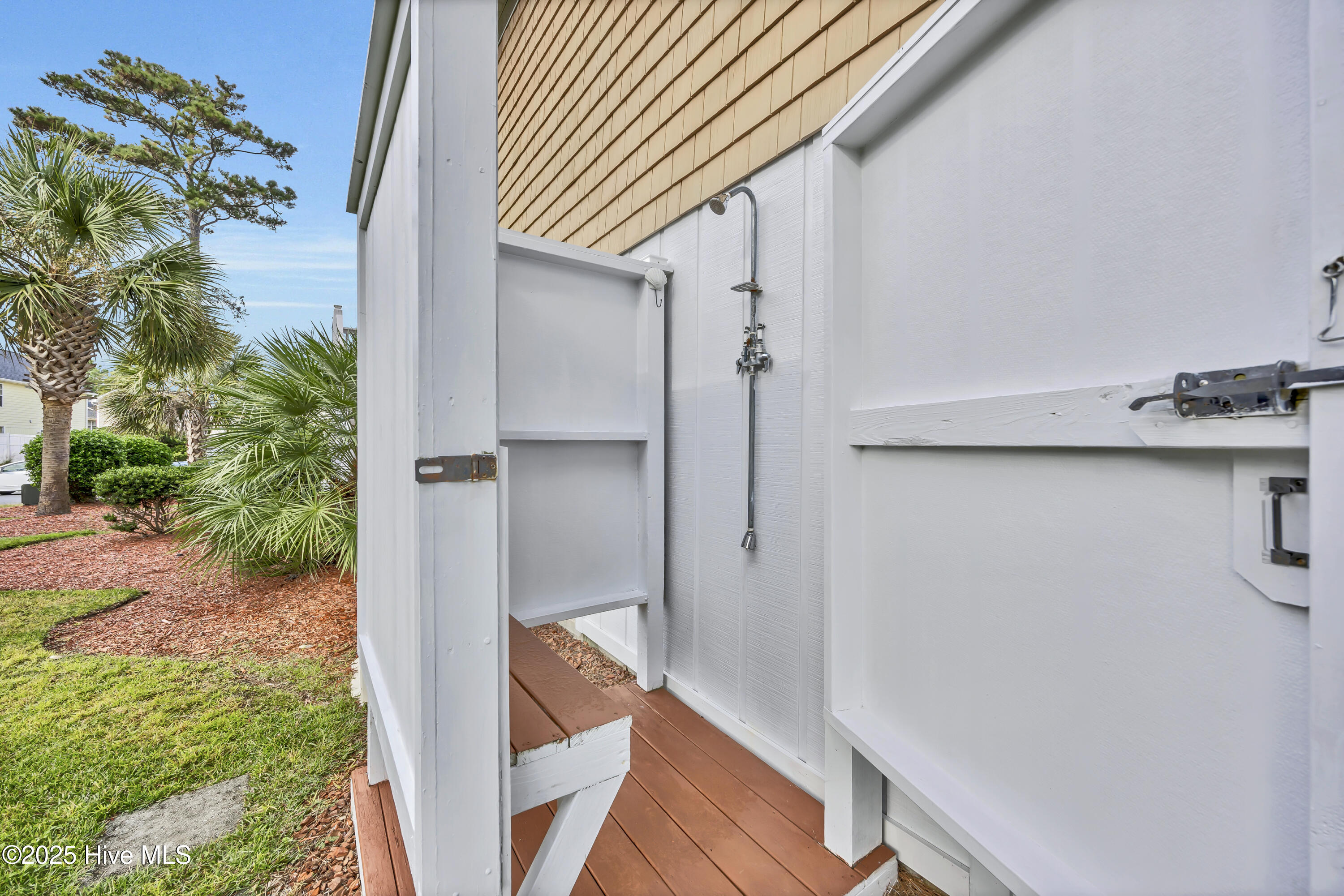 100535524 | Photo 23