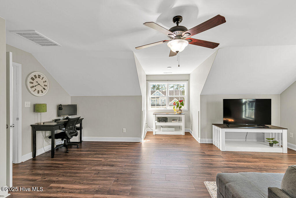 100541943 | Photo 20