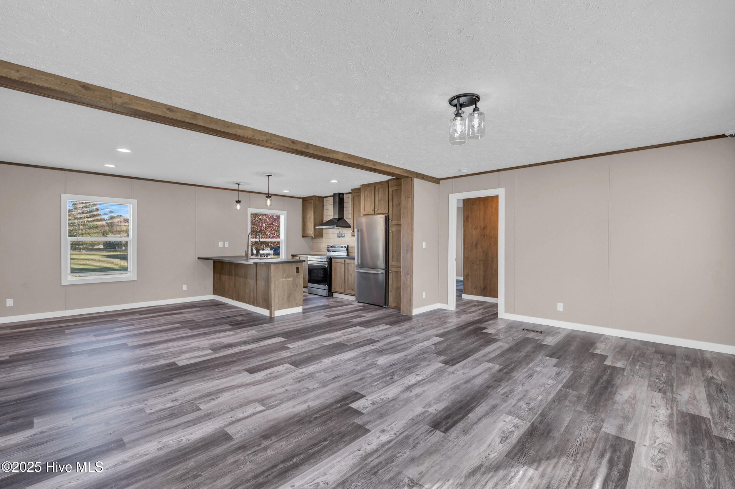 100540708 | Photo 17