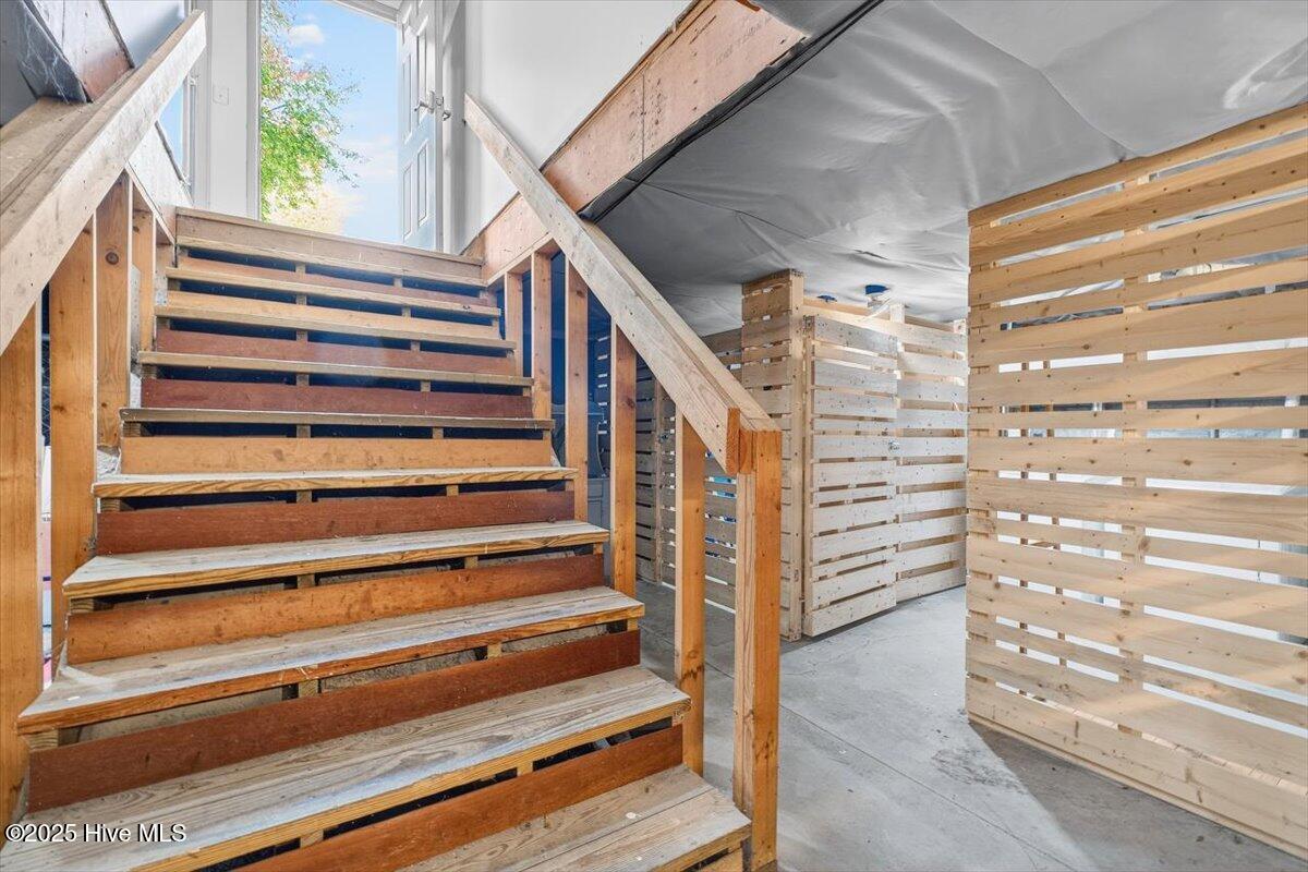 100541868 | Photo 53