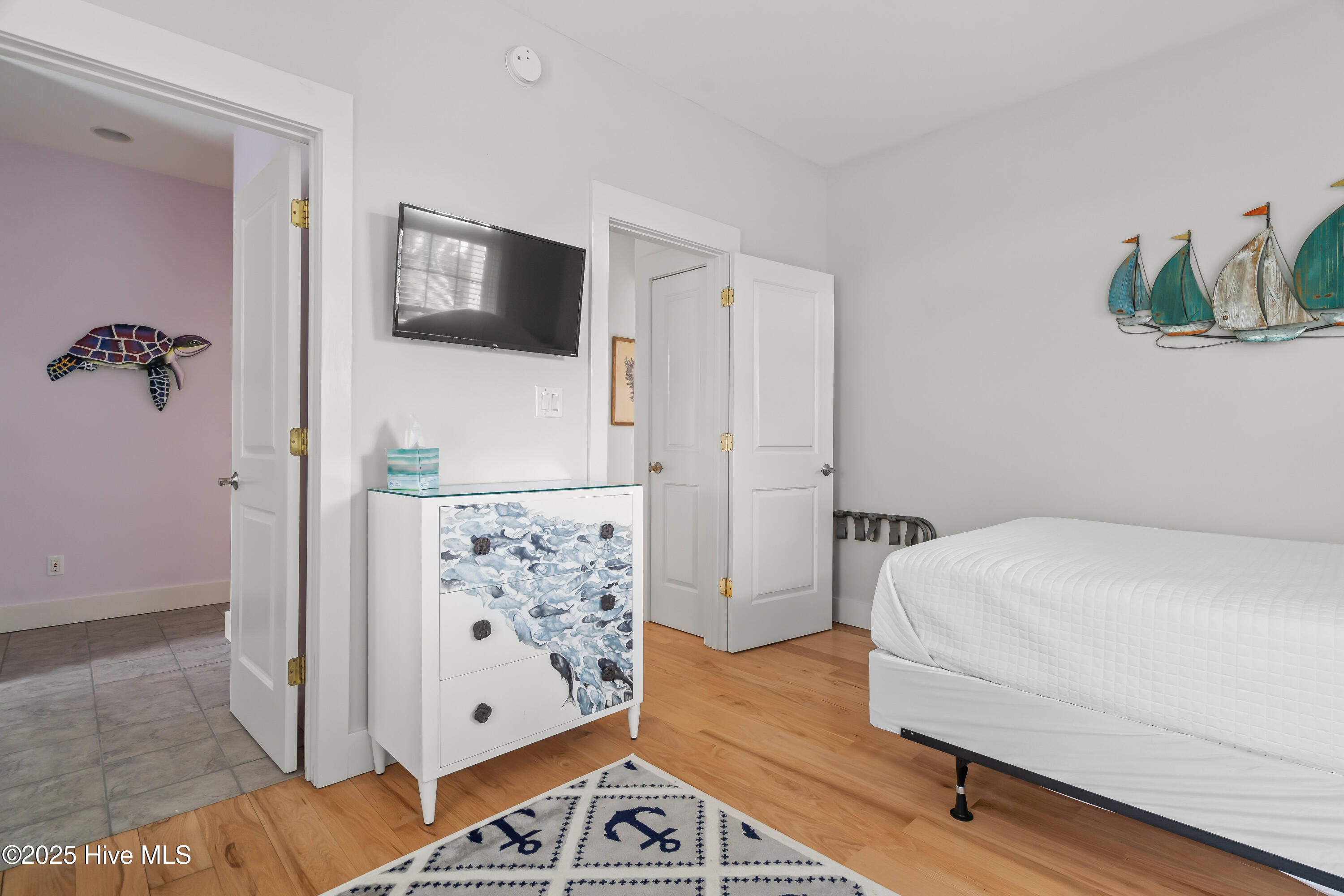 100555260 | Photo 35