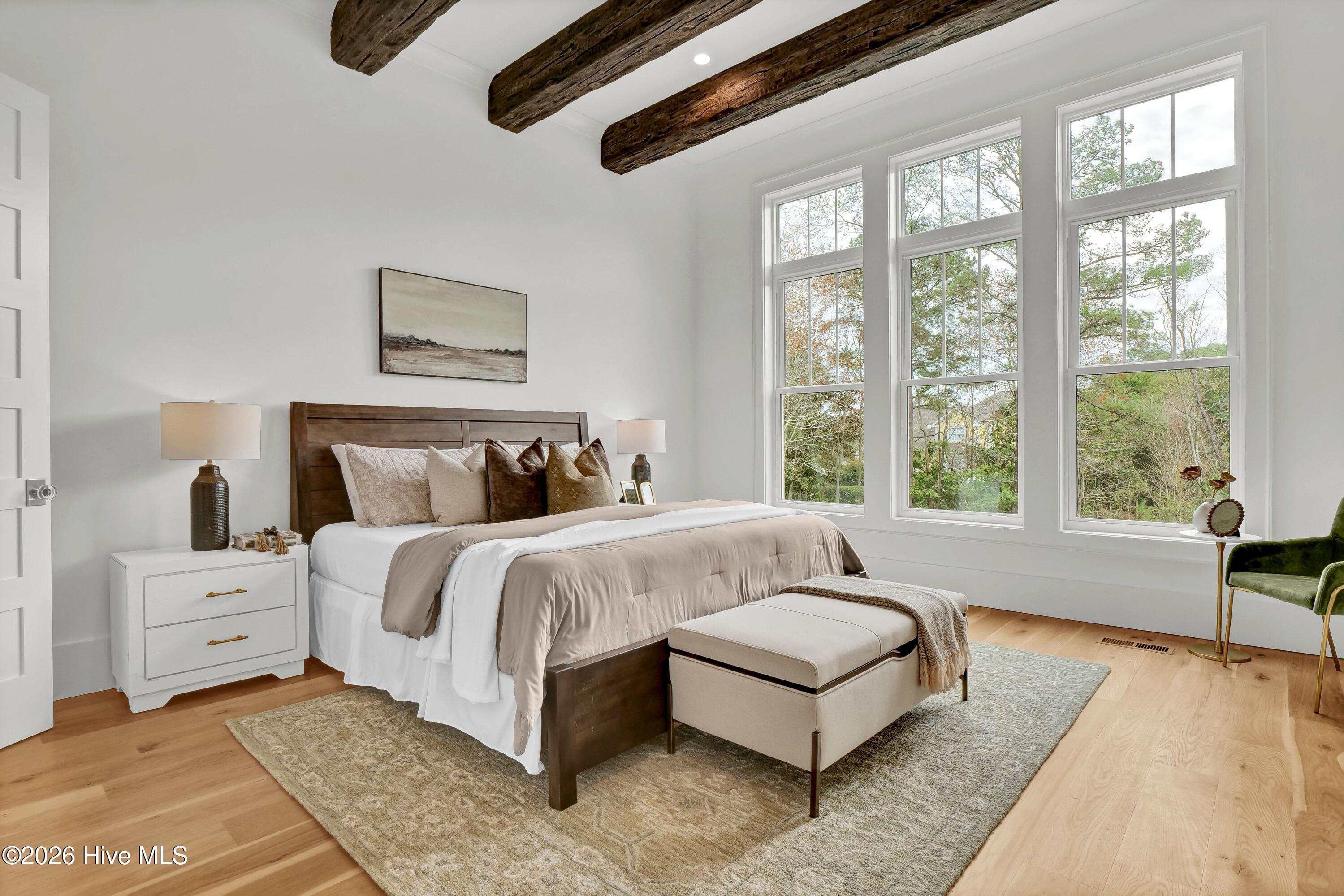 100553648 | Photo 22