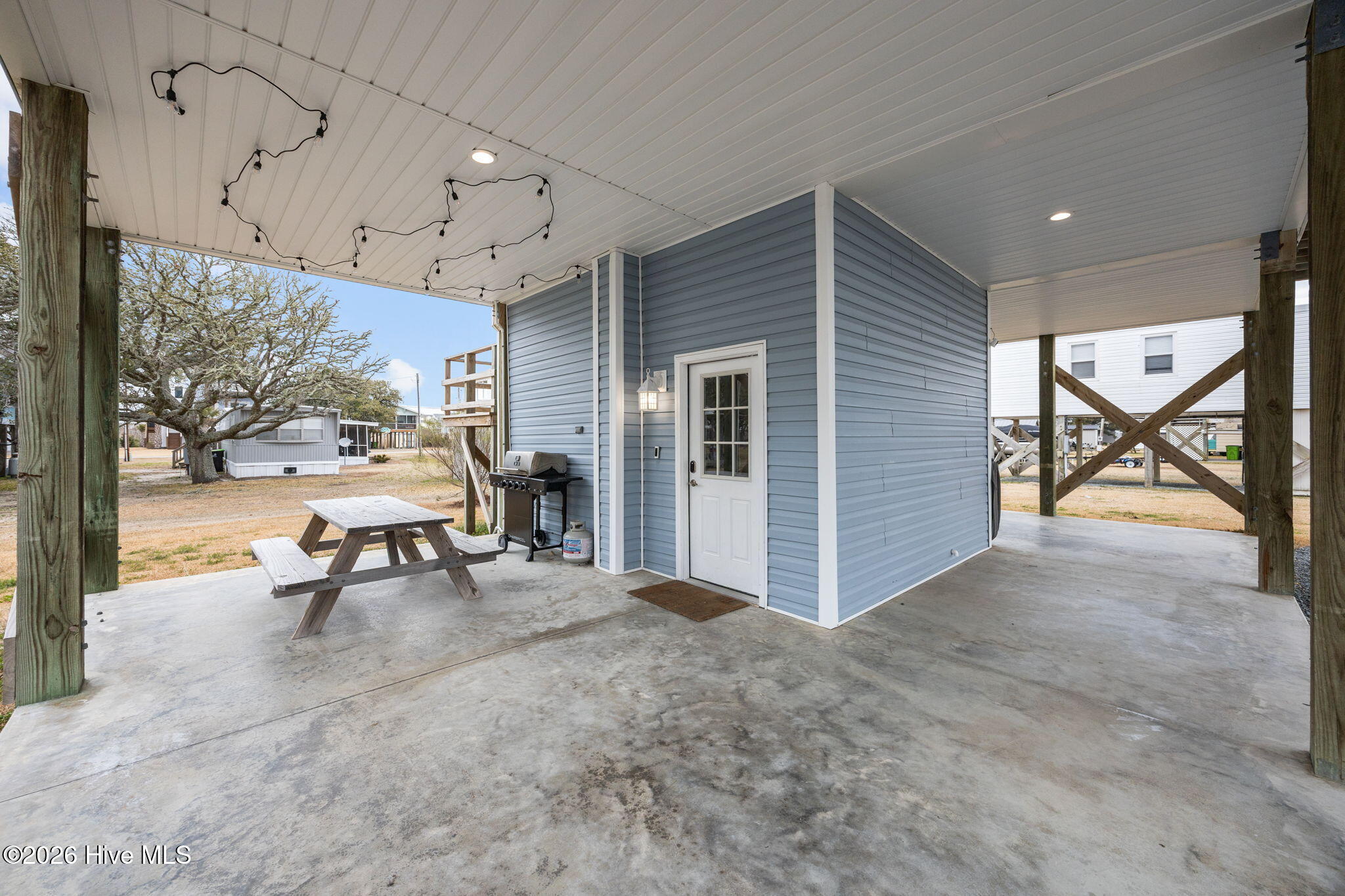 100557334 | Photo 46