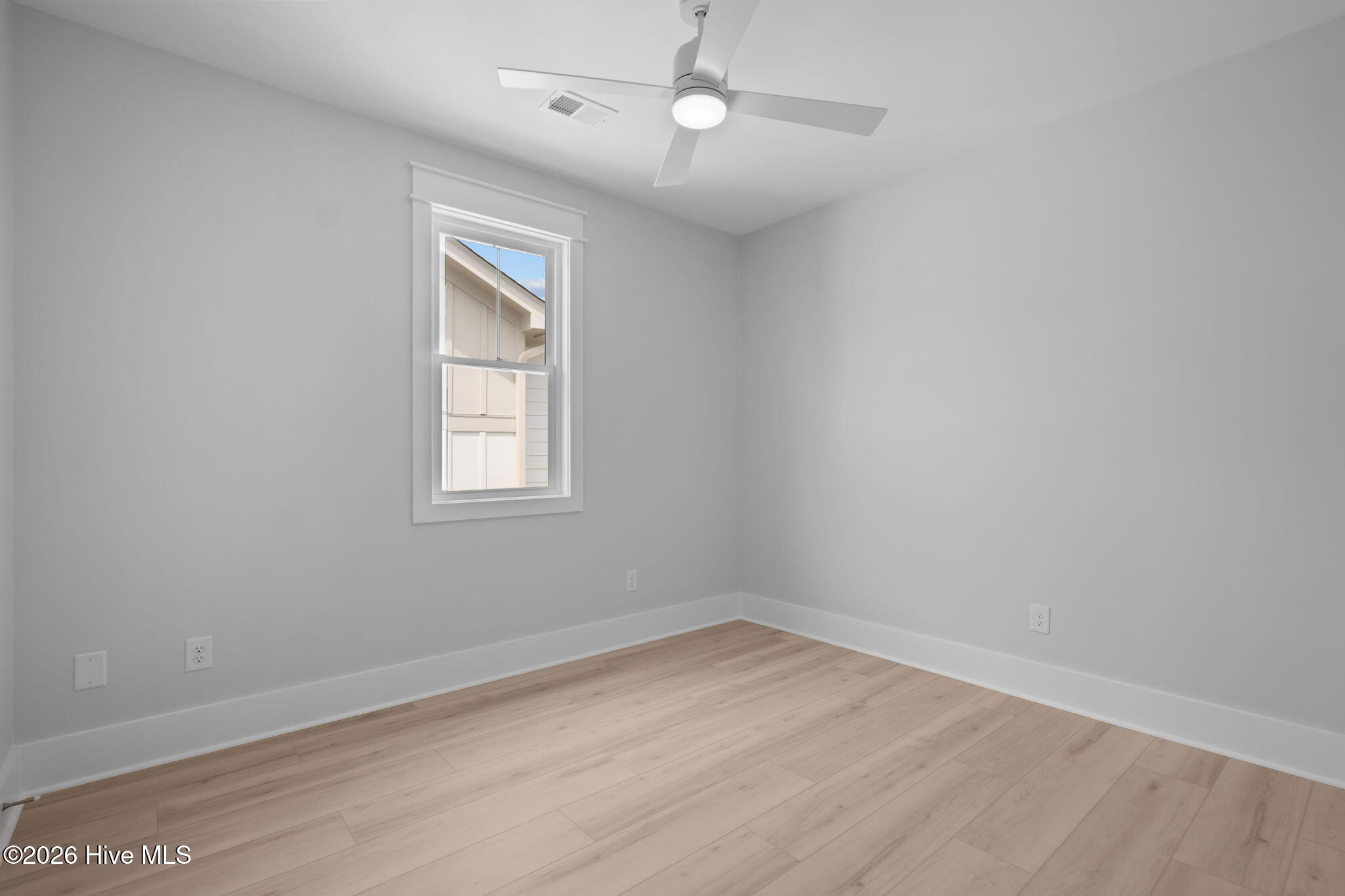 100553726 | Photo 29