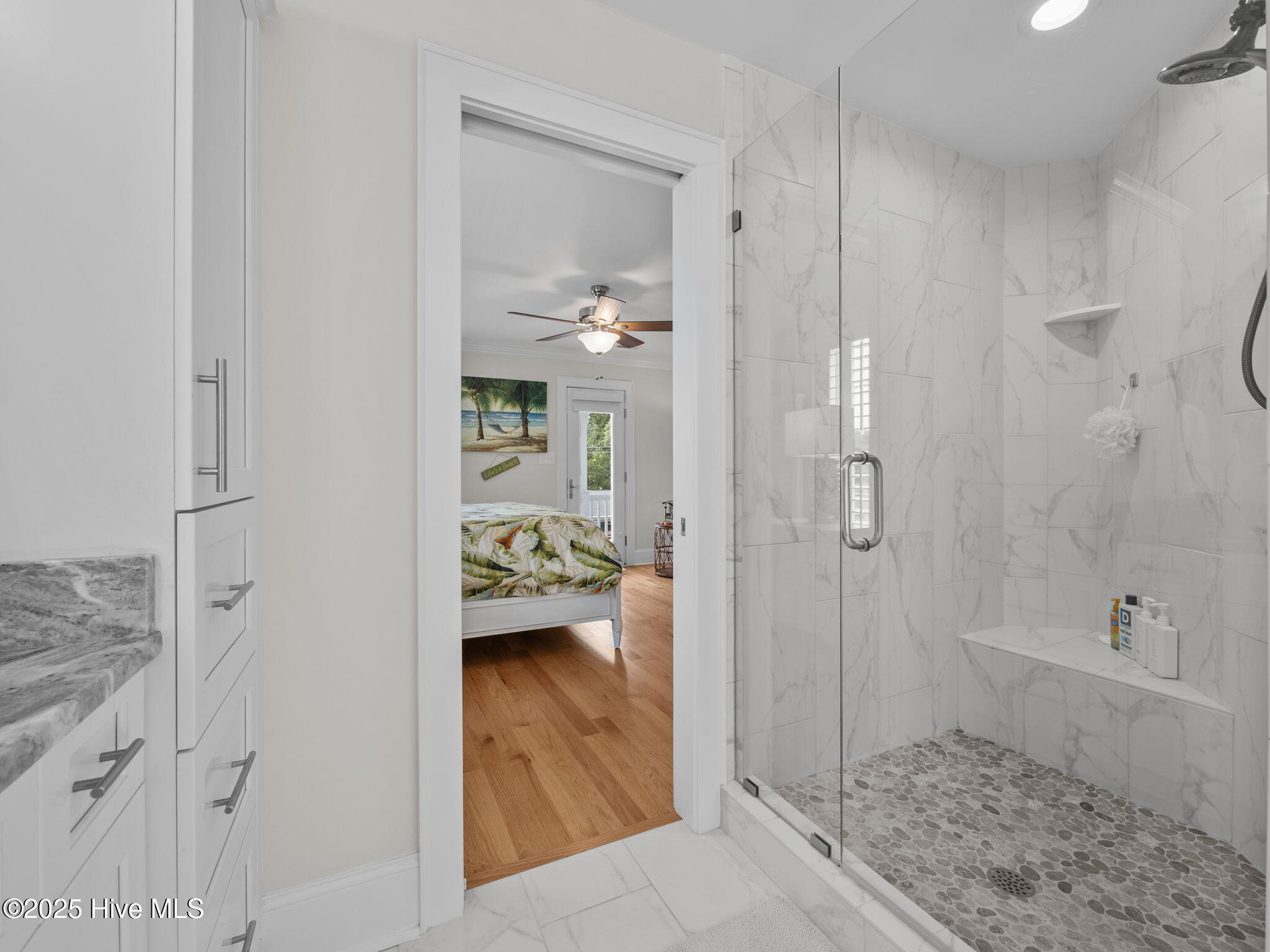 100527166 | Photo 53