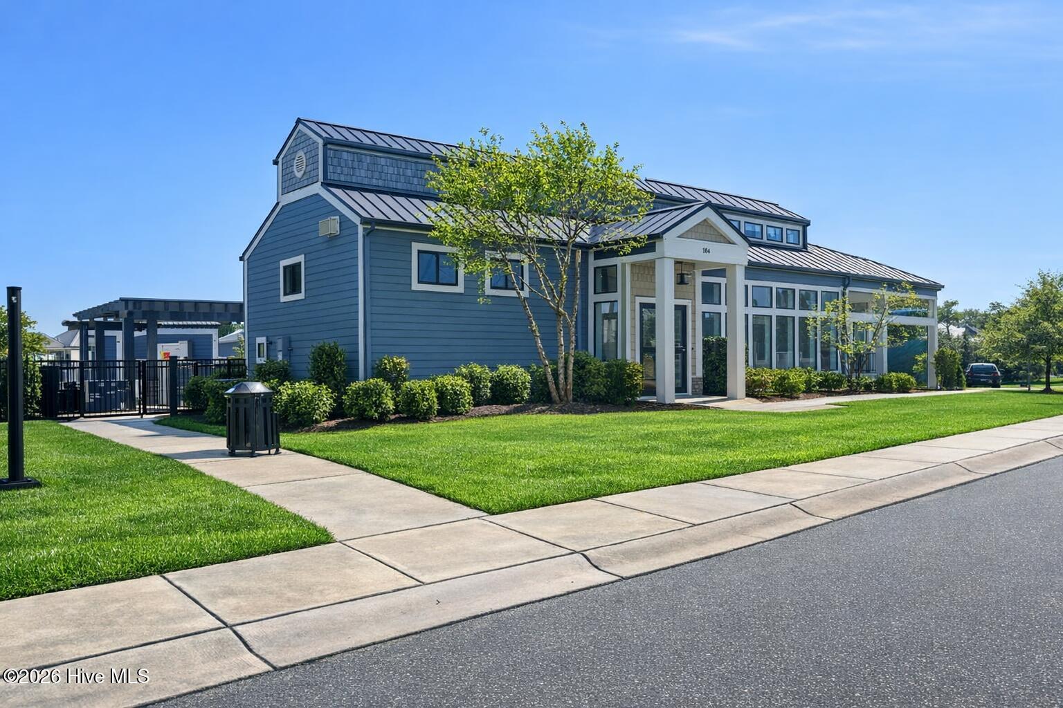 100564541 | Photo 58