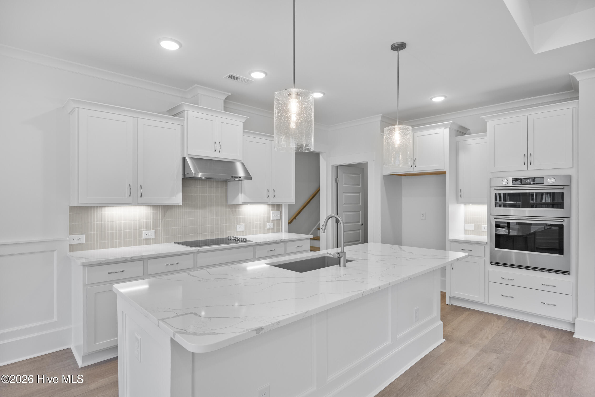 100554696 | Photo 22