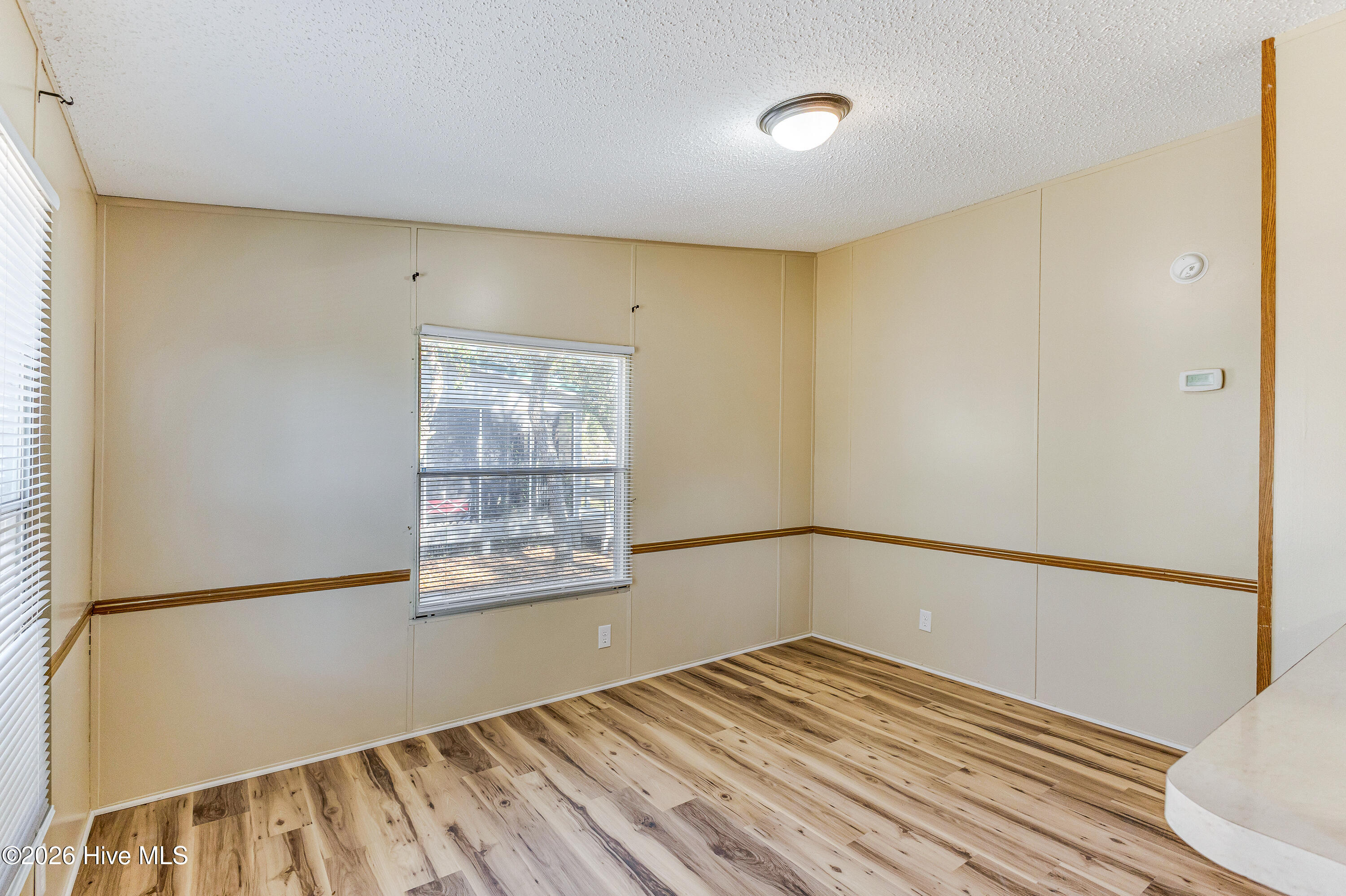 100564179 | Photo 21