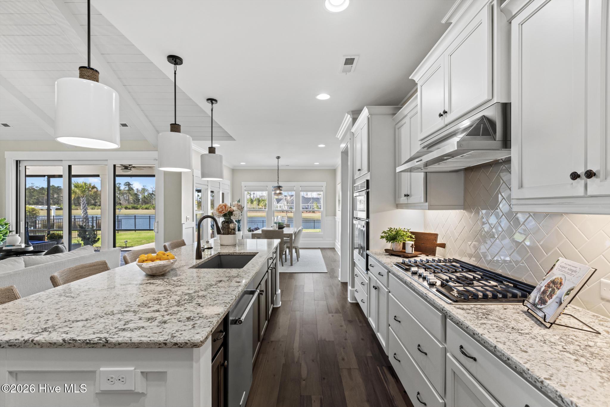 100561204 | Photo 22