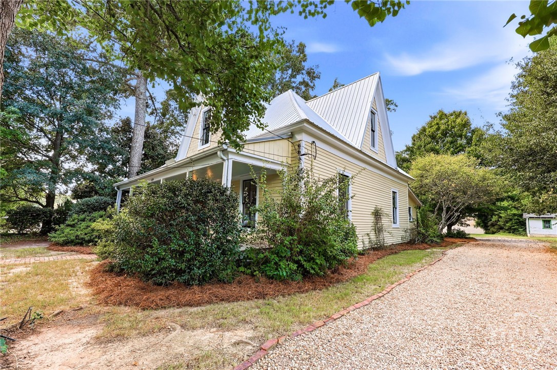 Photo 4 of Single family home for sale at 129 N Church St, Bogart, GA 30622 | MLS# CL364471 | Listing updated on 2026-09-15