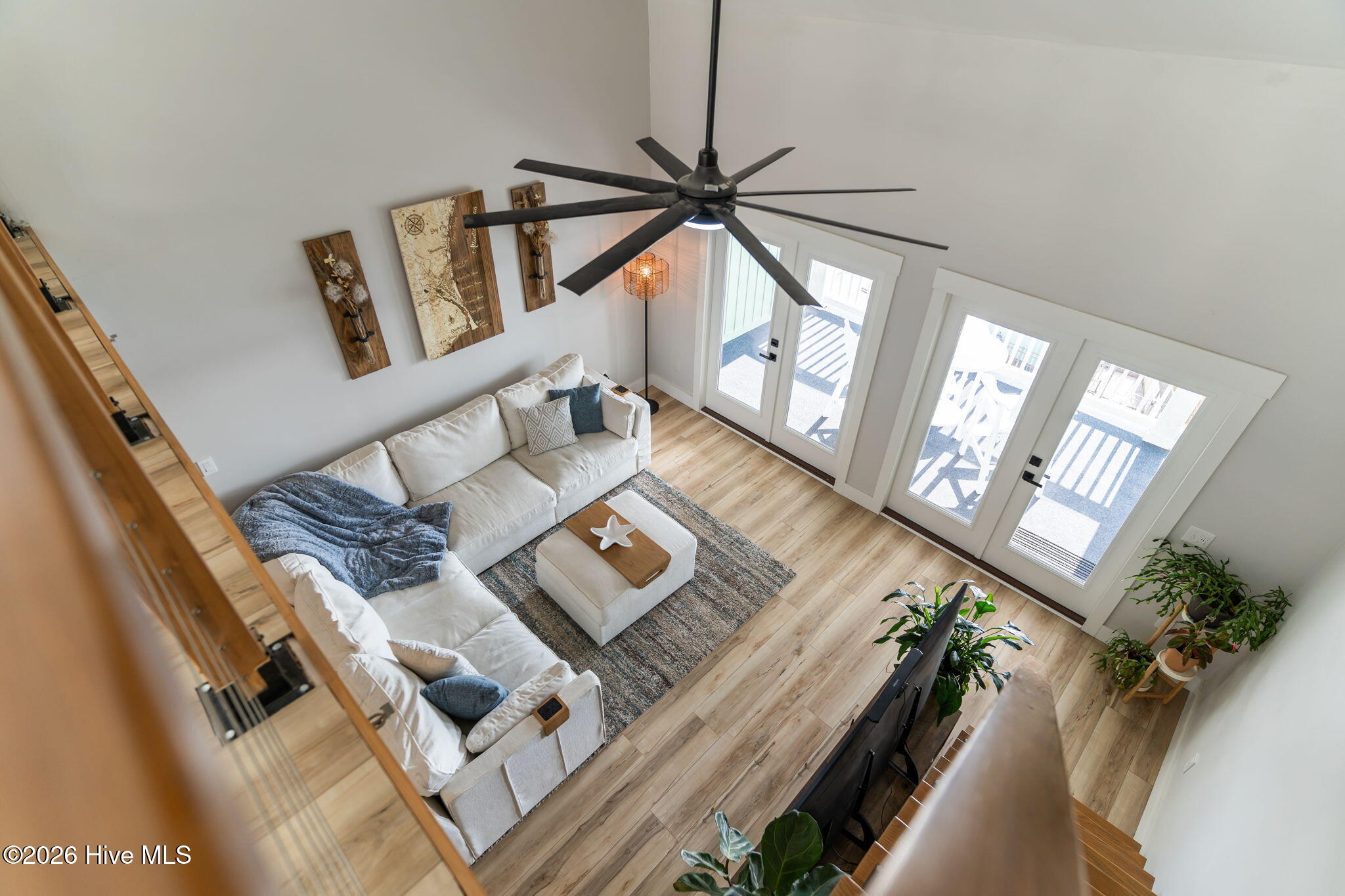 100548962 | Photo 32