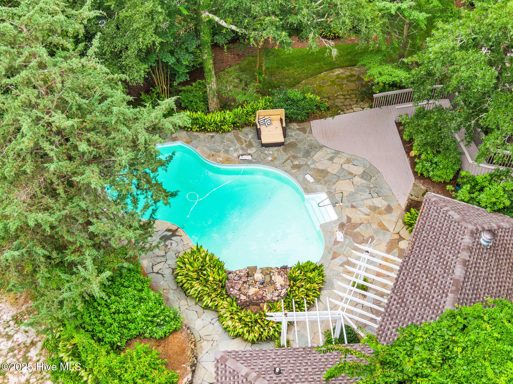 100489617 | Photo 46