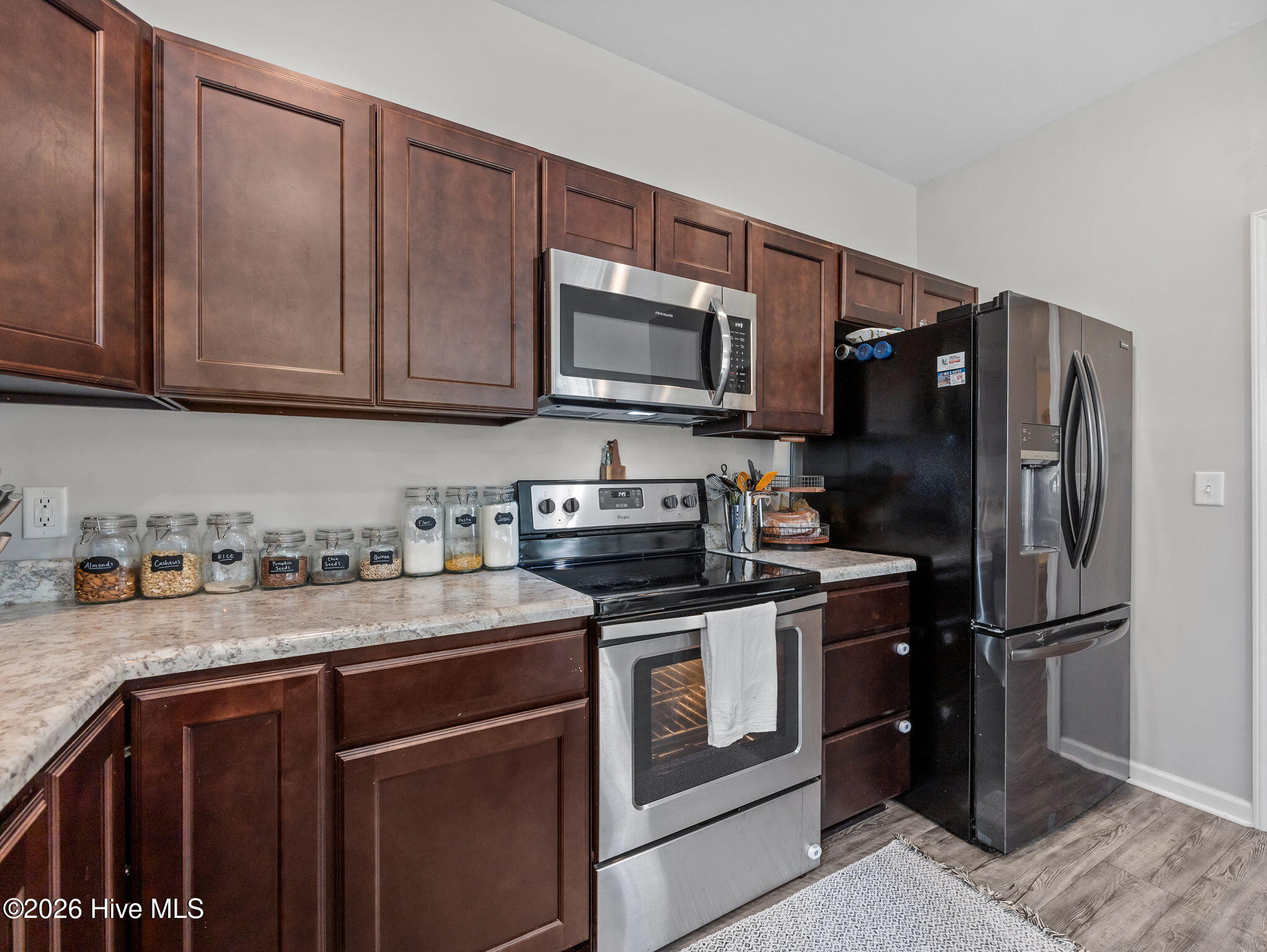 100564221 | Photo 17