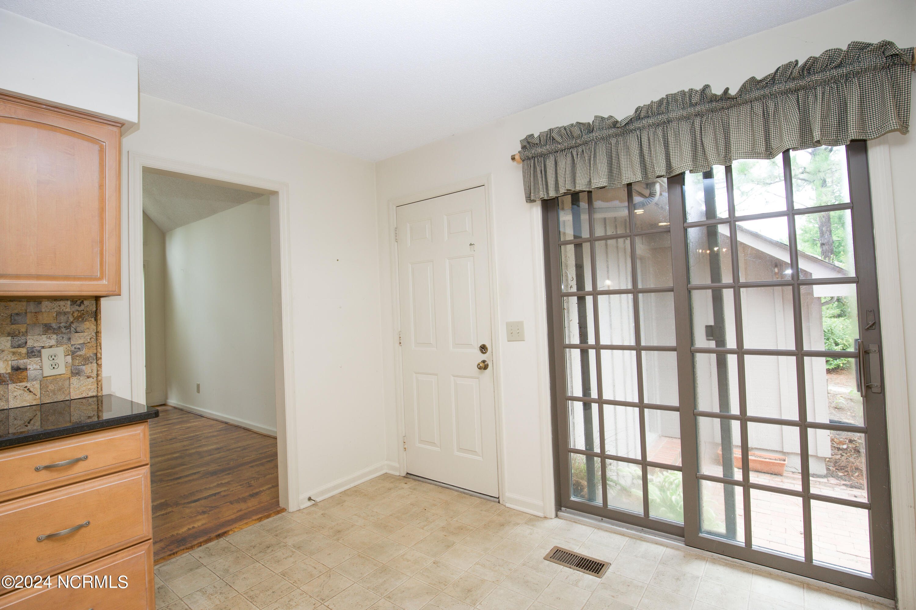 620 Diamondhead Dr S-22