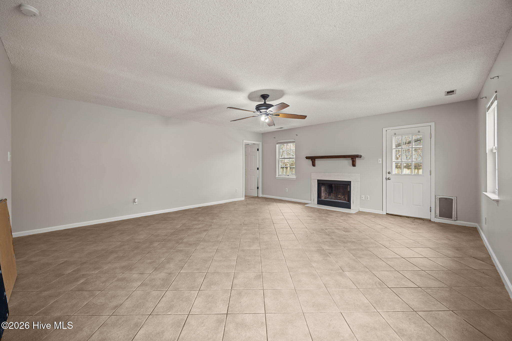 100553131 | Photo 12