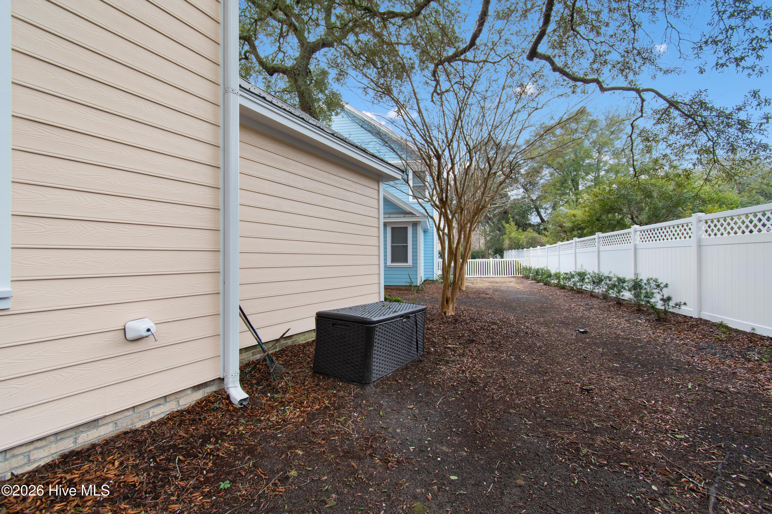 100553178 | Photo 40