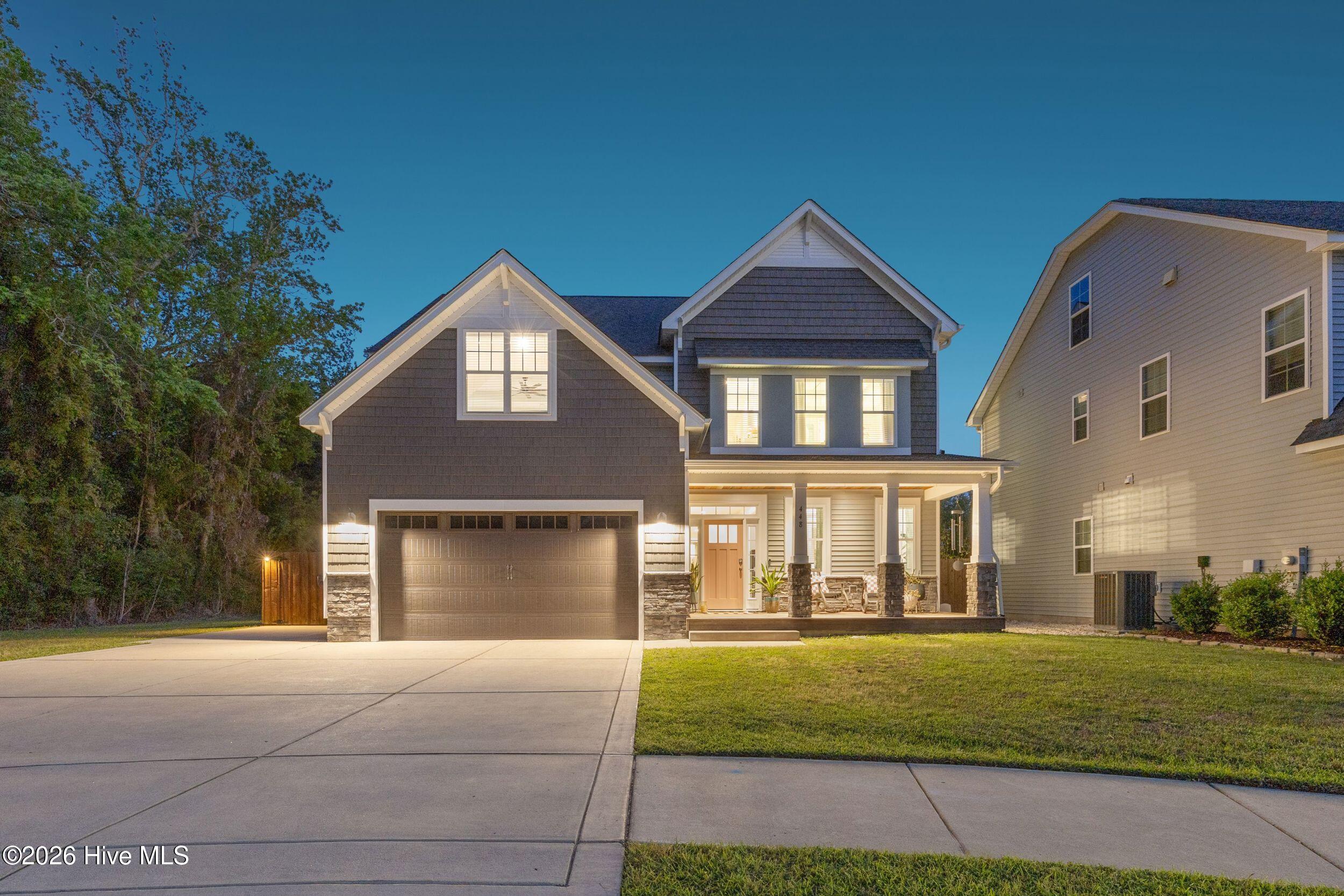 100566940 | Photo 99