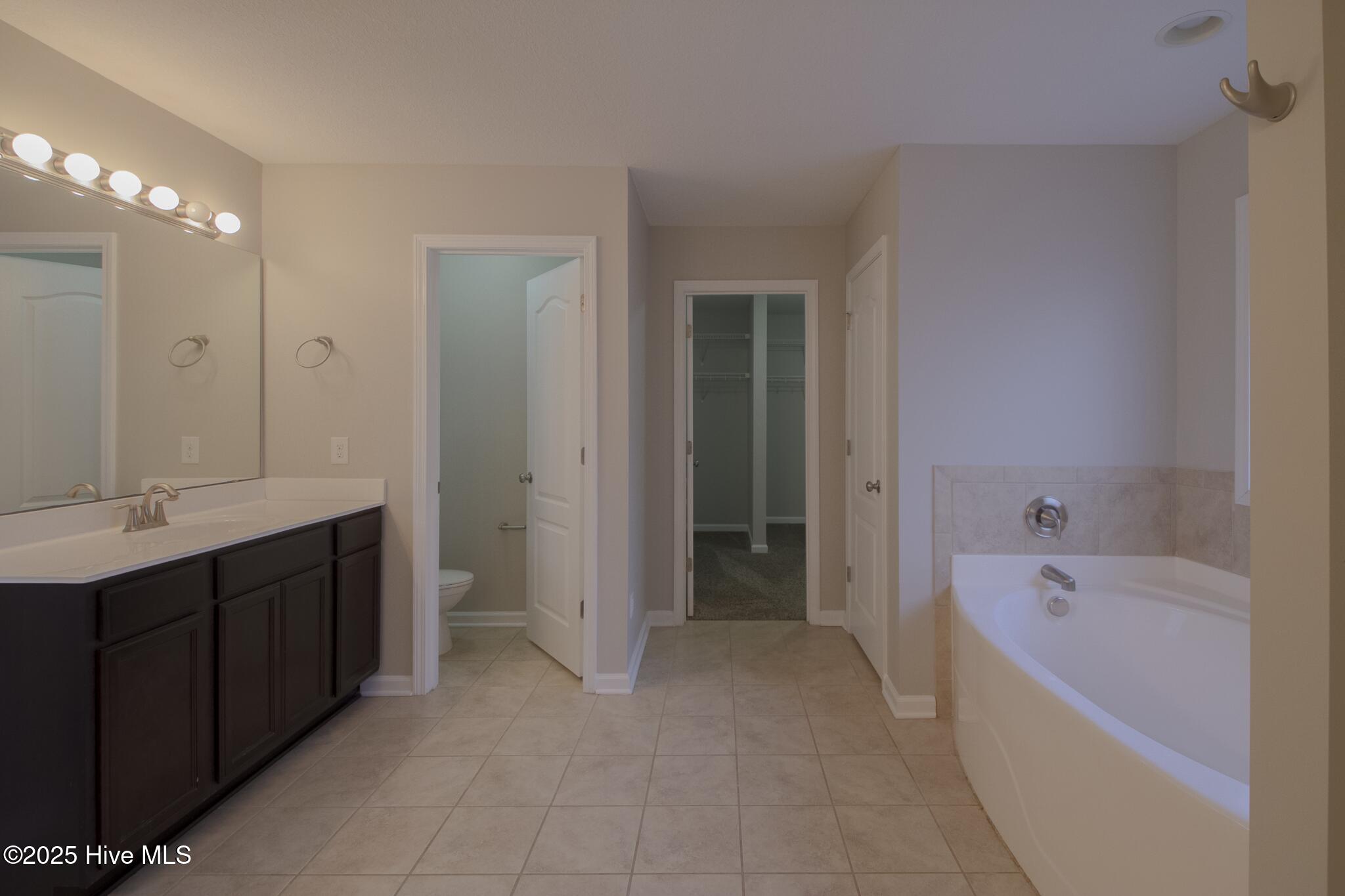 100546466 | Photo 27