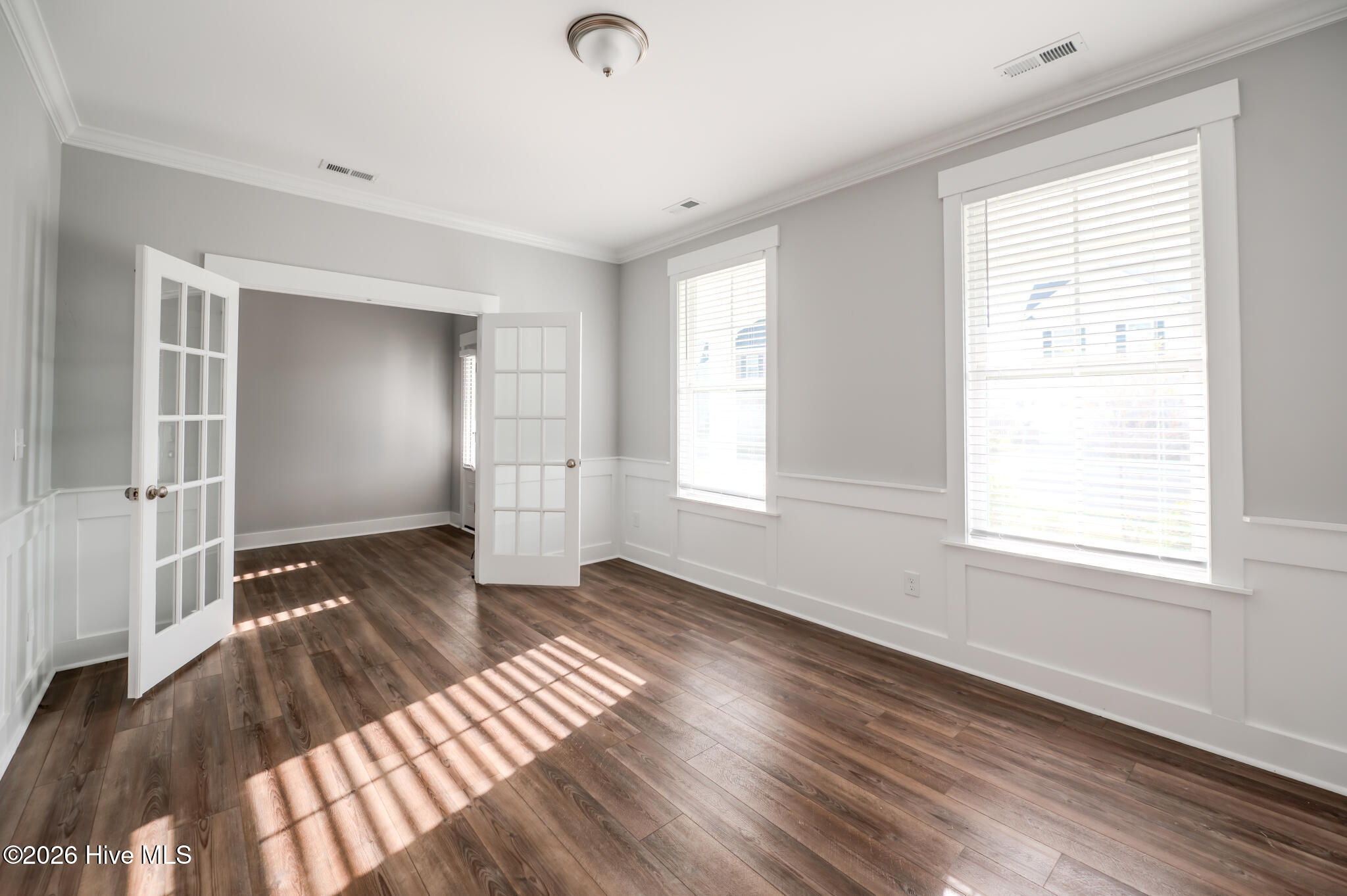 100567790 | Photo 12