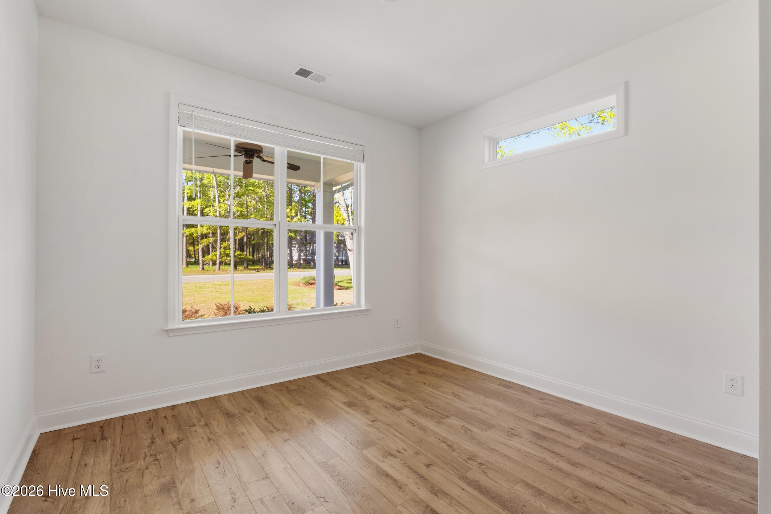 100567721 | Photo 31