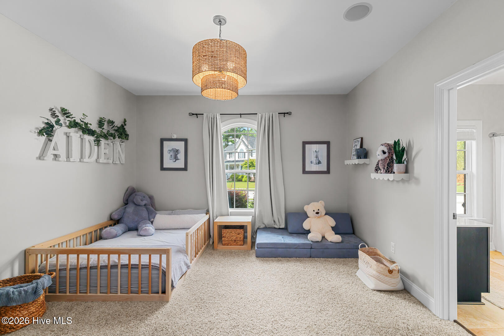 100557590 | Photo 54