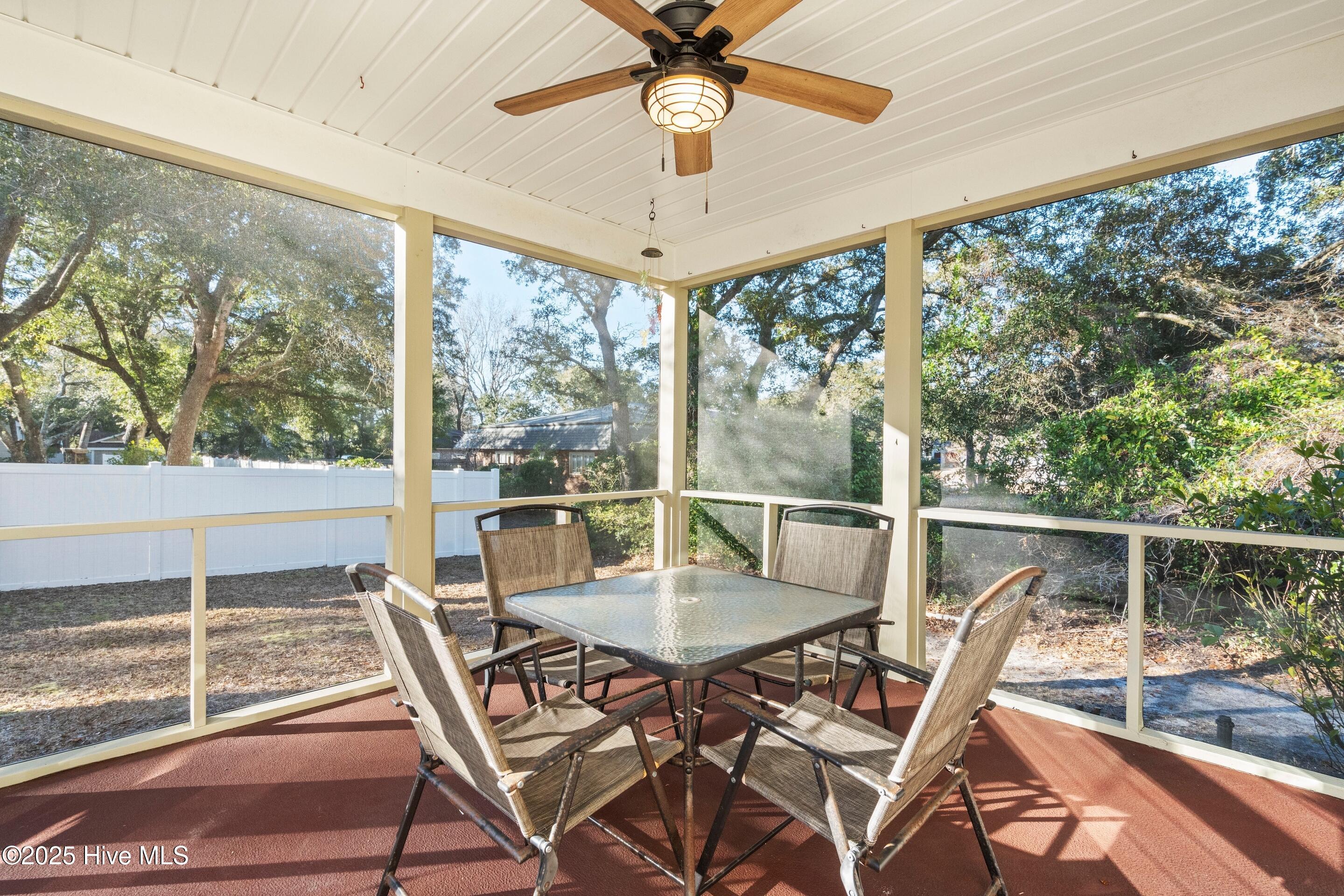 100546792 | Photo 15