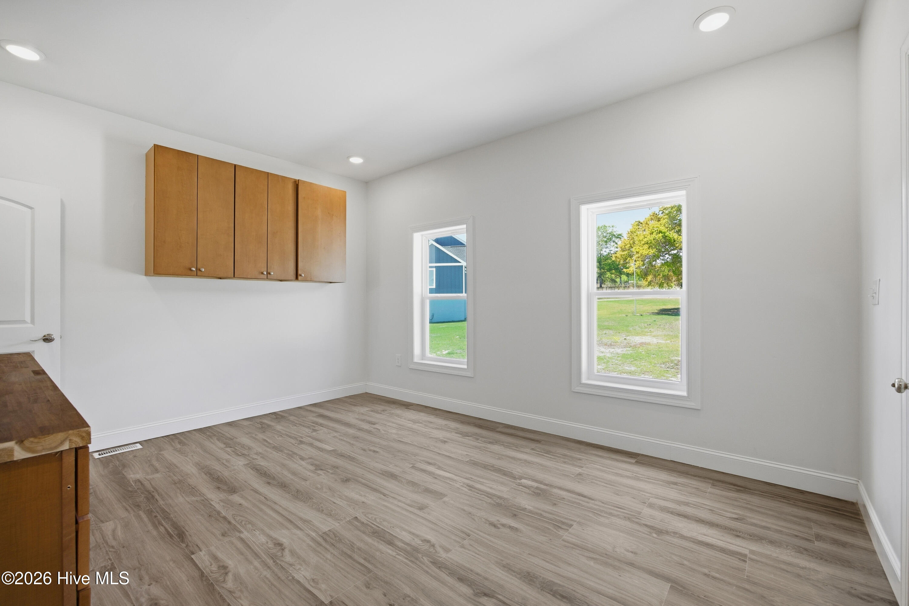 100569941 | Photo 30