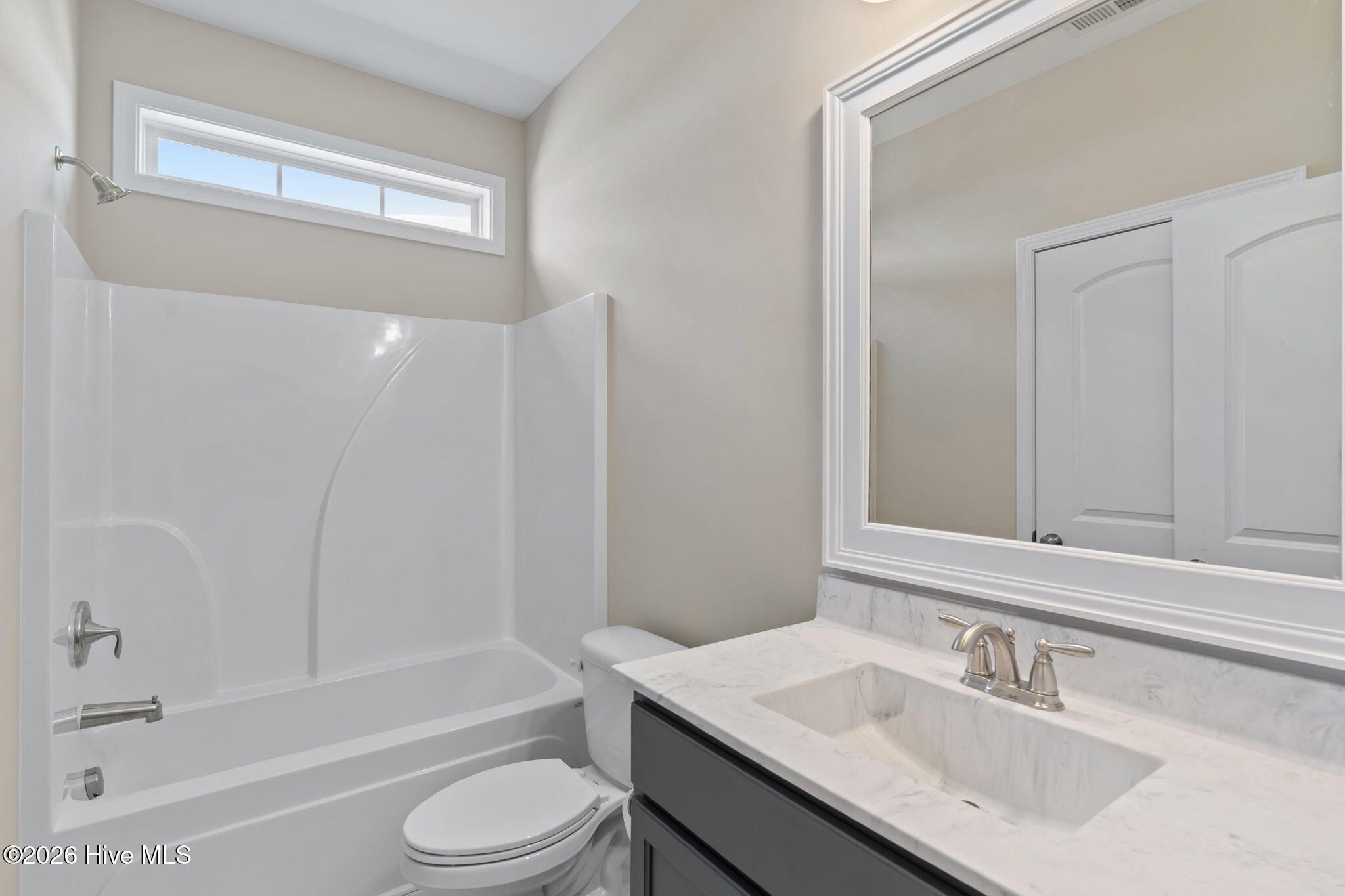 100556370 | Photo 21