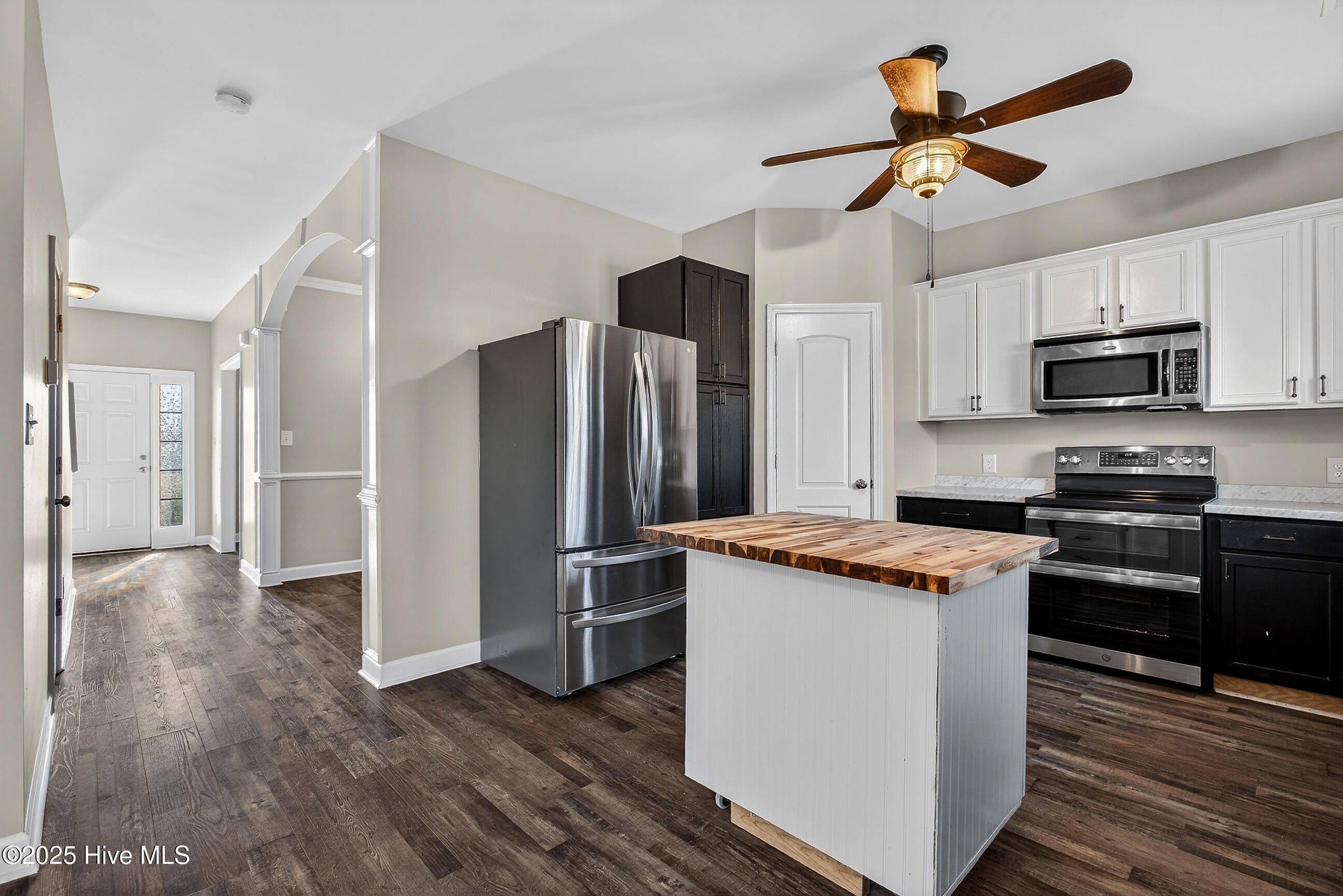 100547089 | Photo 11