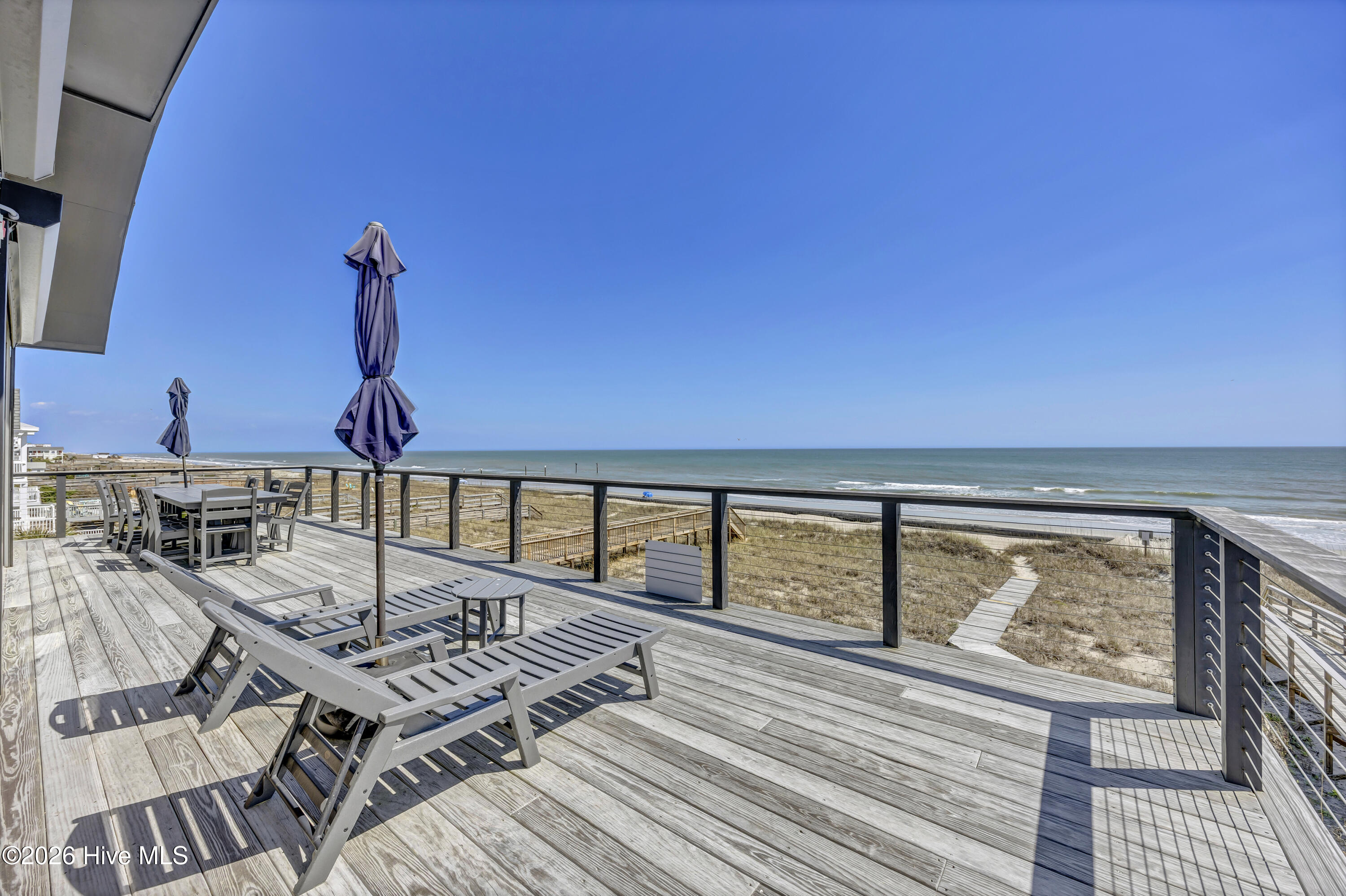 100565280 | Photo 98