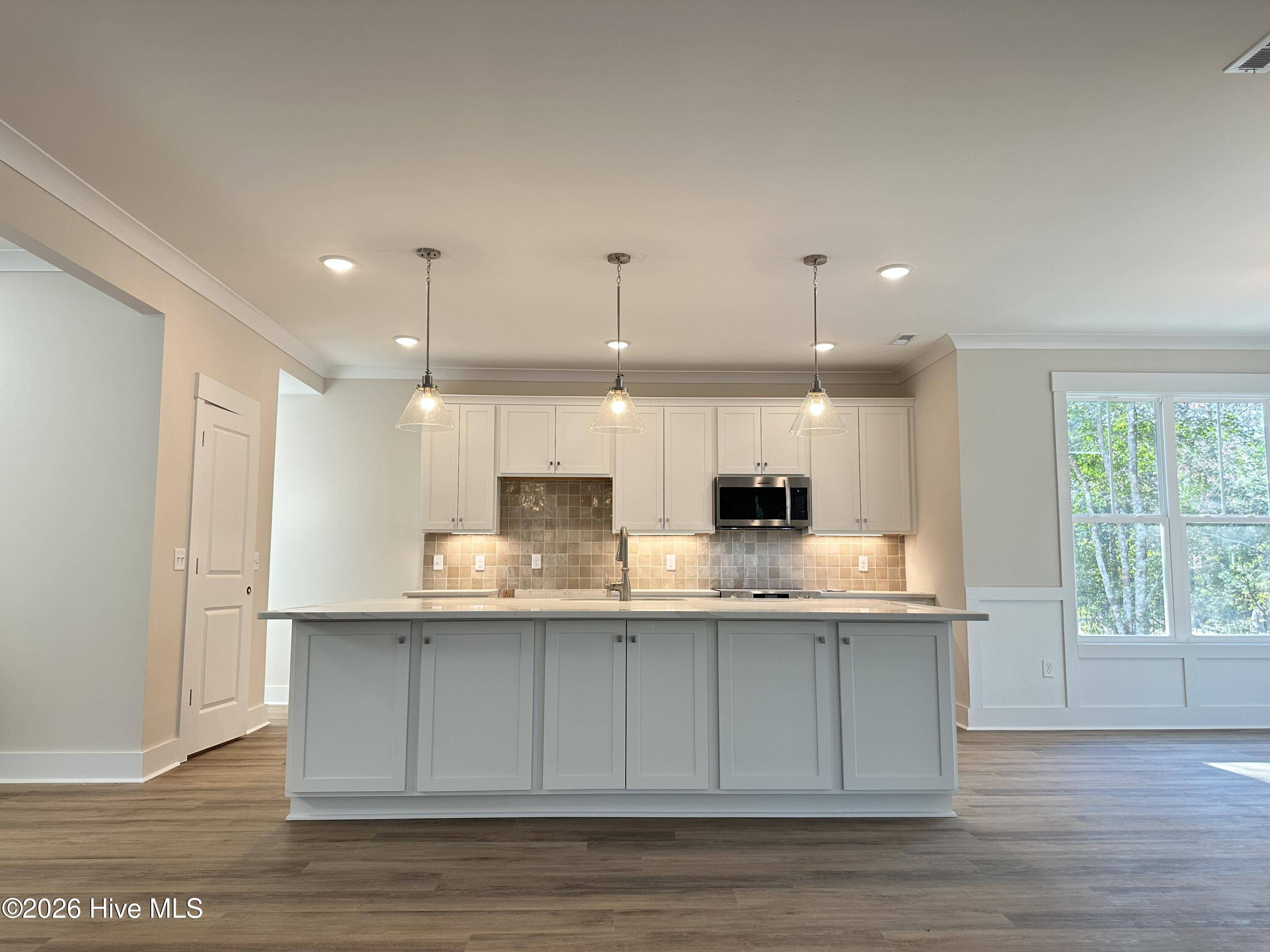 100542700 | Photo 40