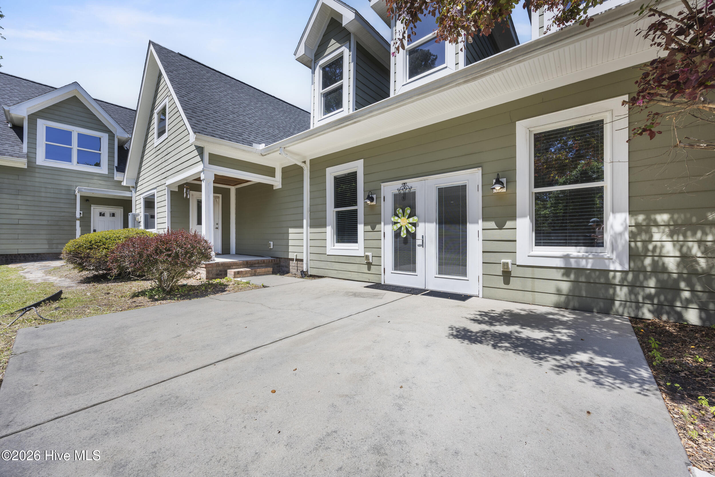 100569624 | Photo 44