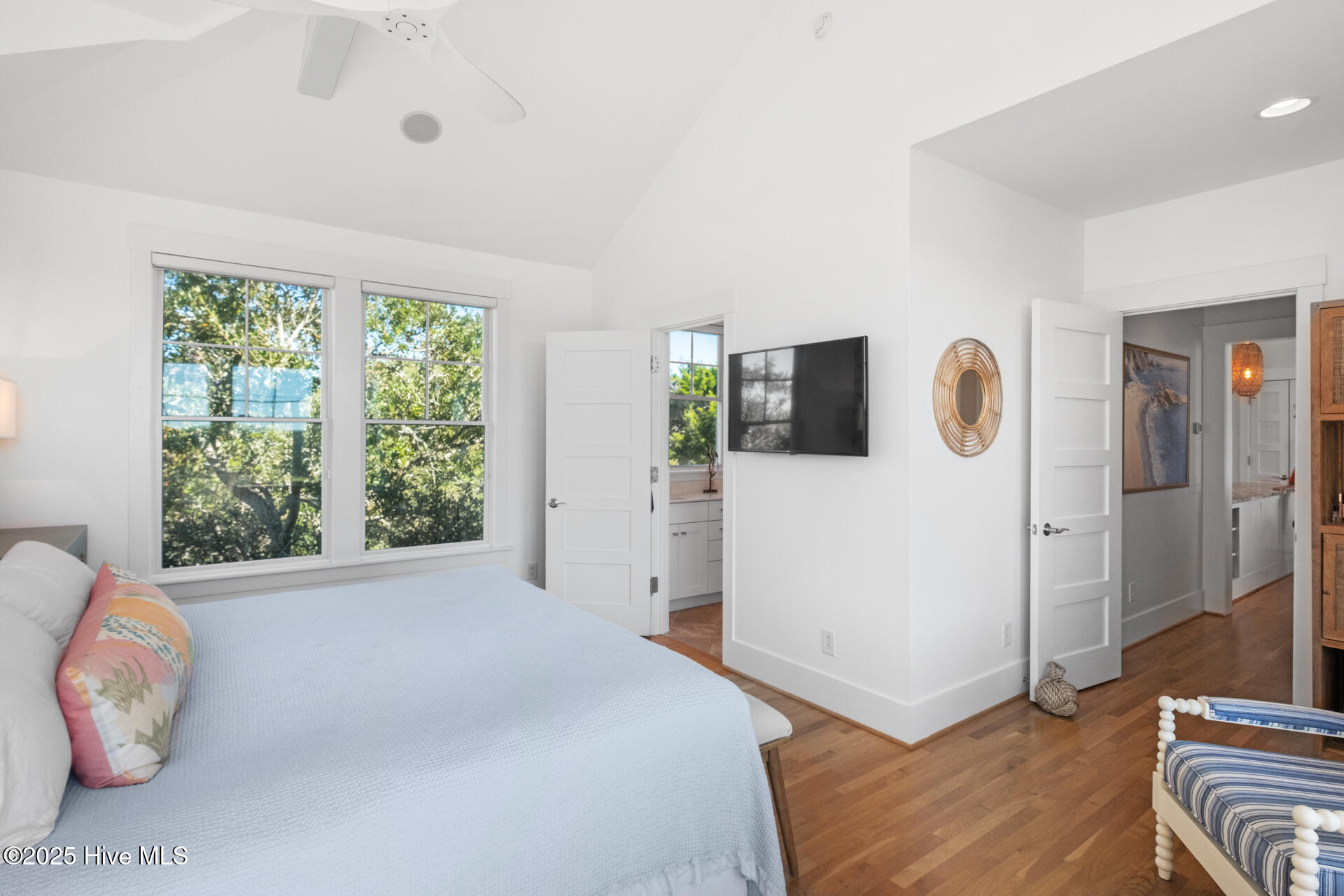 100540295 | Photo 21