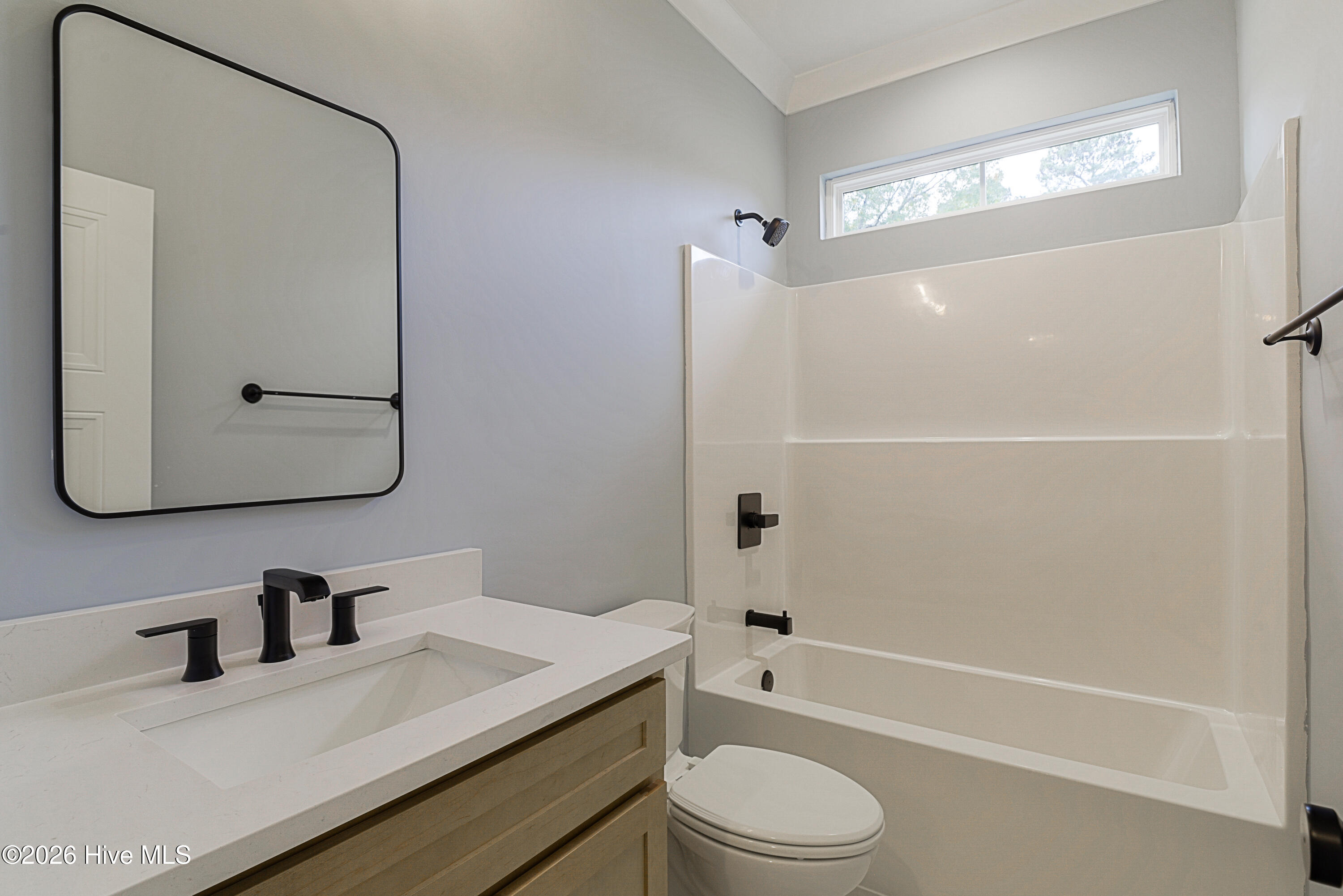 100547118 | Photo 12