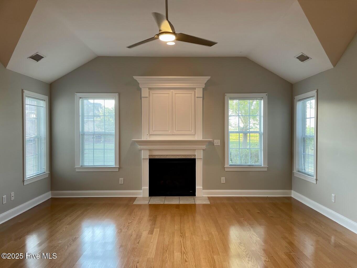 100547248 | Photo 13