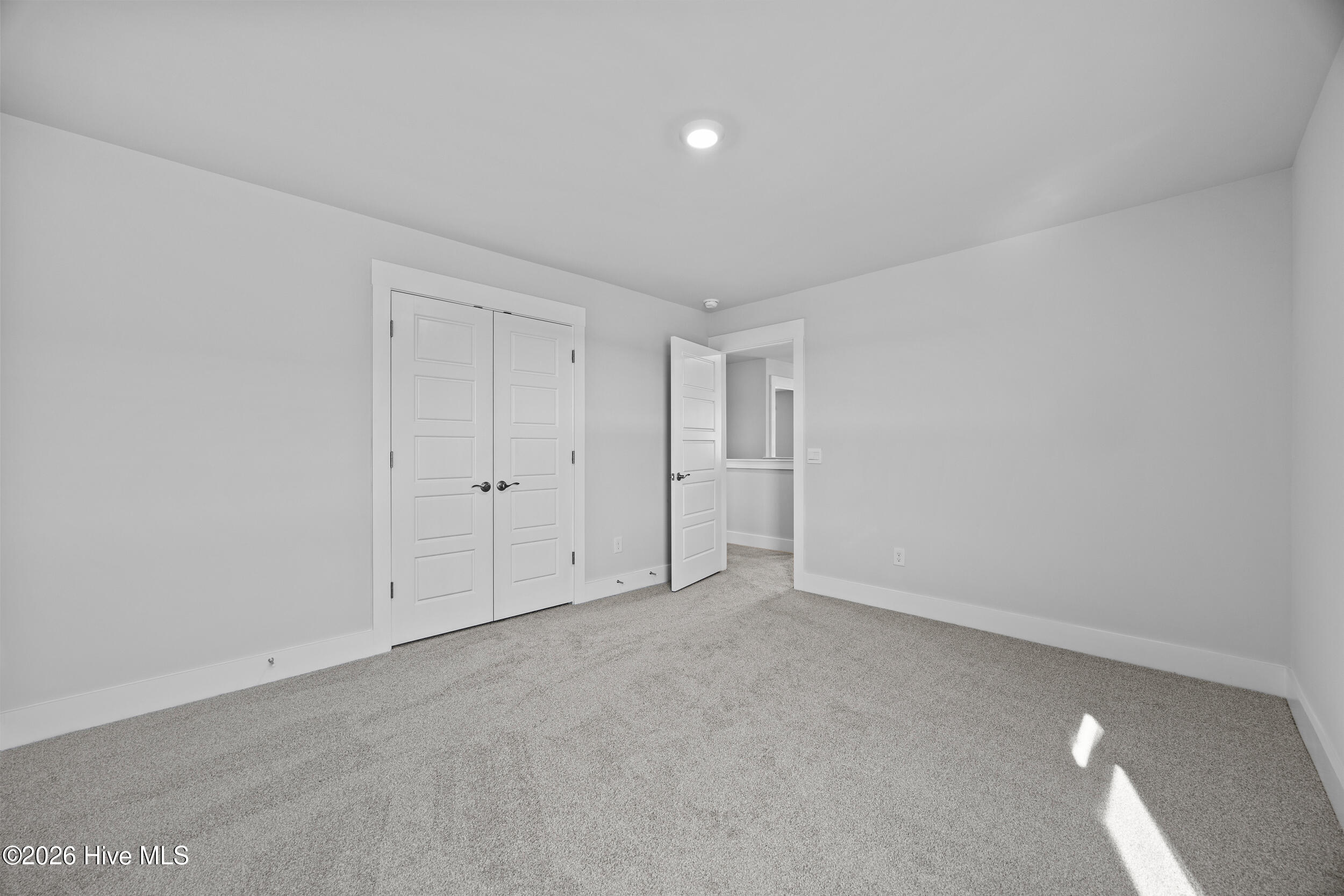 100547458 | Photo 32