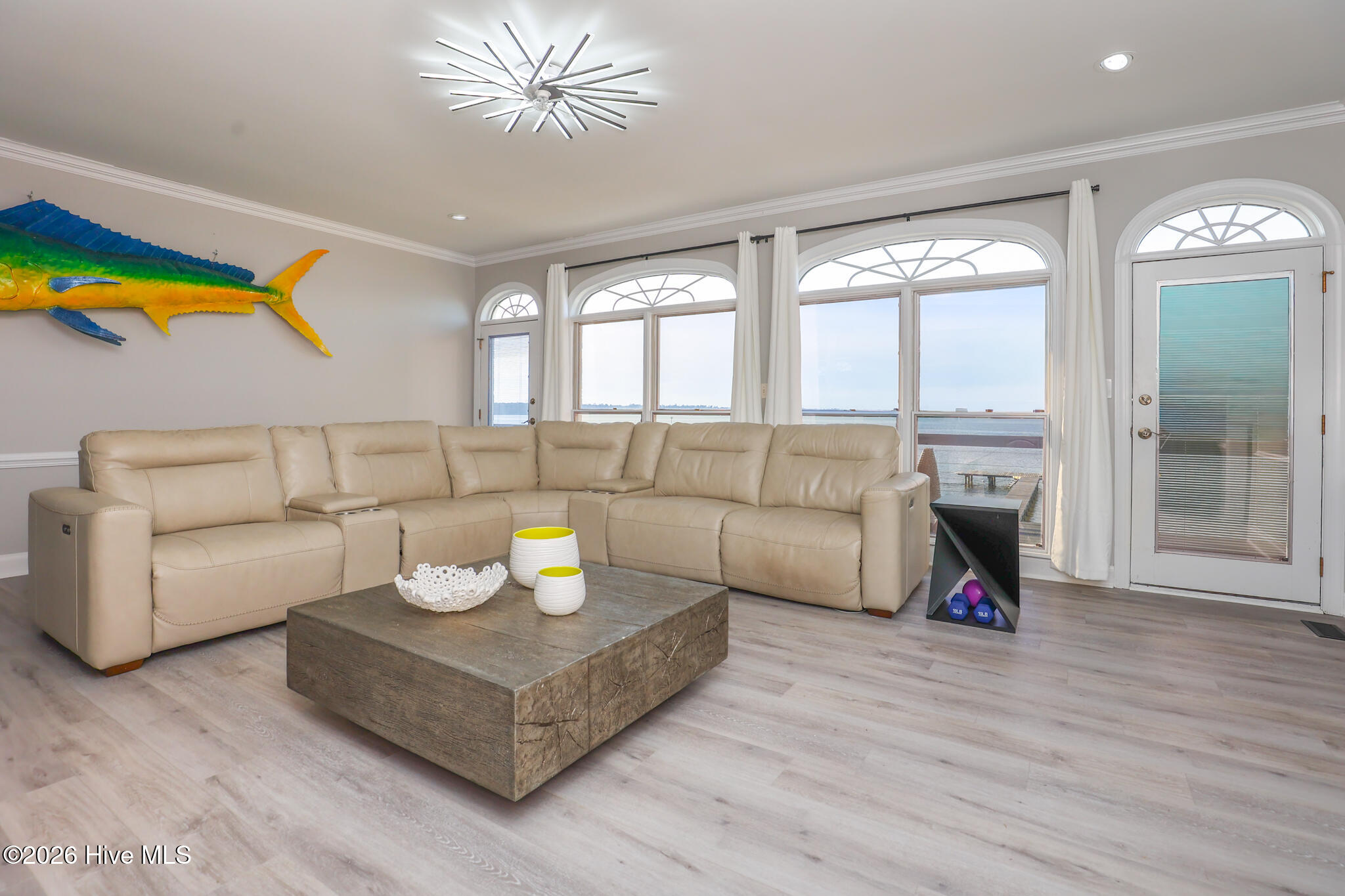 100556044 | Photo 17