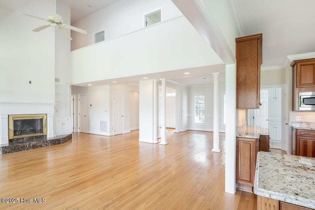 100521918 | Photo 17